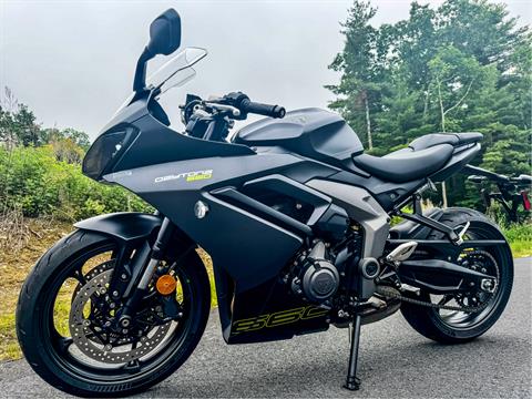 2025 Triumph Daytona 660 in Enfield, Connecticut - Photo 7