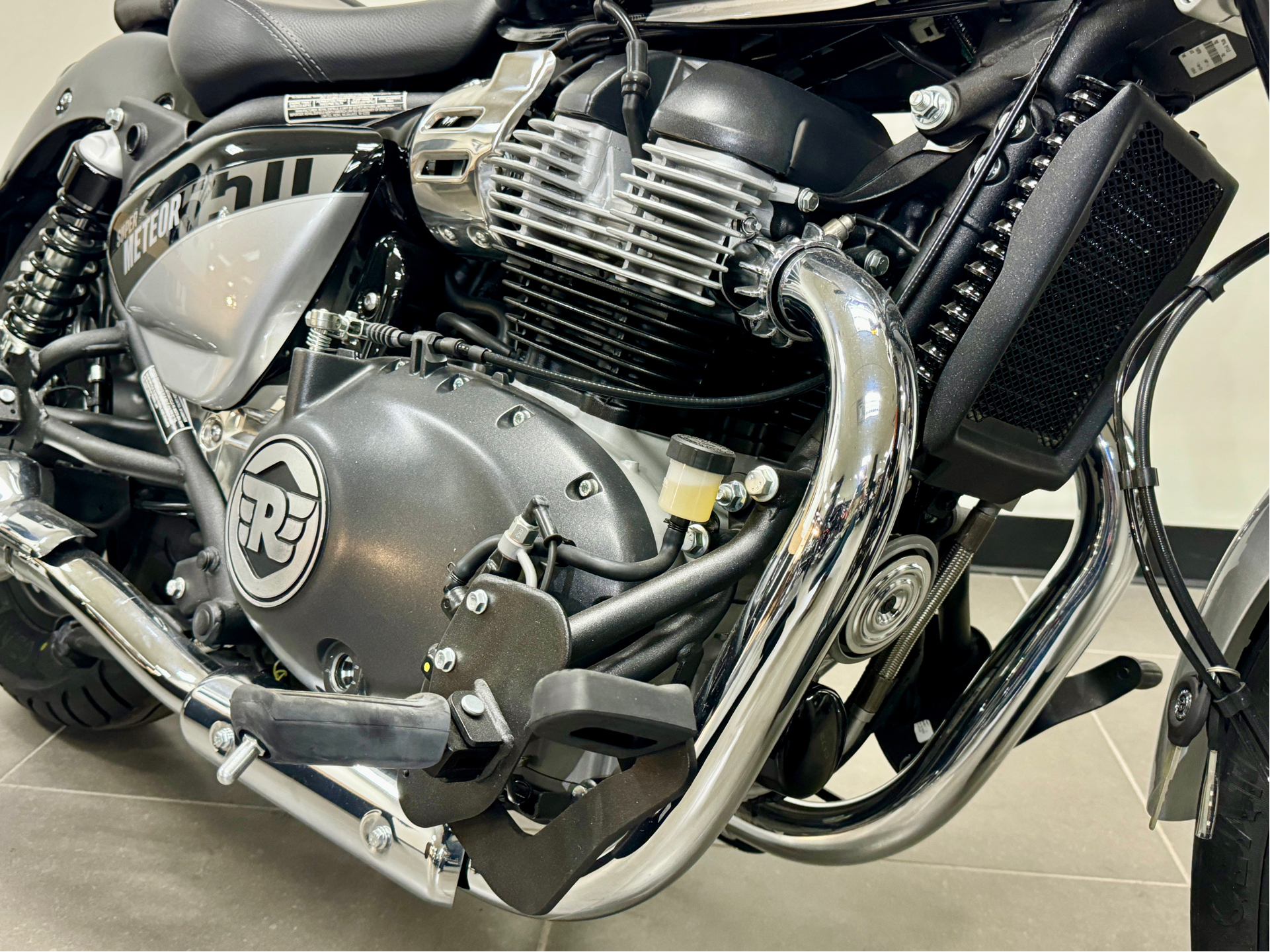 2024 Royal Enfield Super Meteor 650 in Enfield, Connecticut - Photo 3