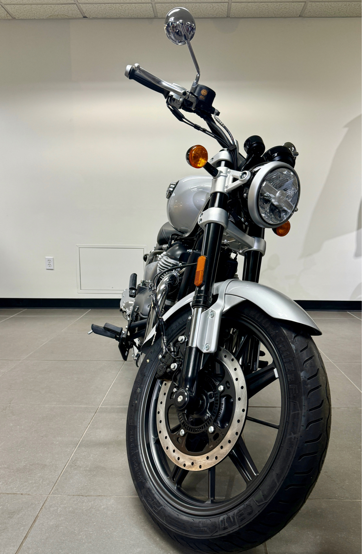 2024 Royal Enfield Super Meteor 650 in Enfield, Connecticut - Photo 6