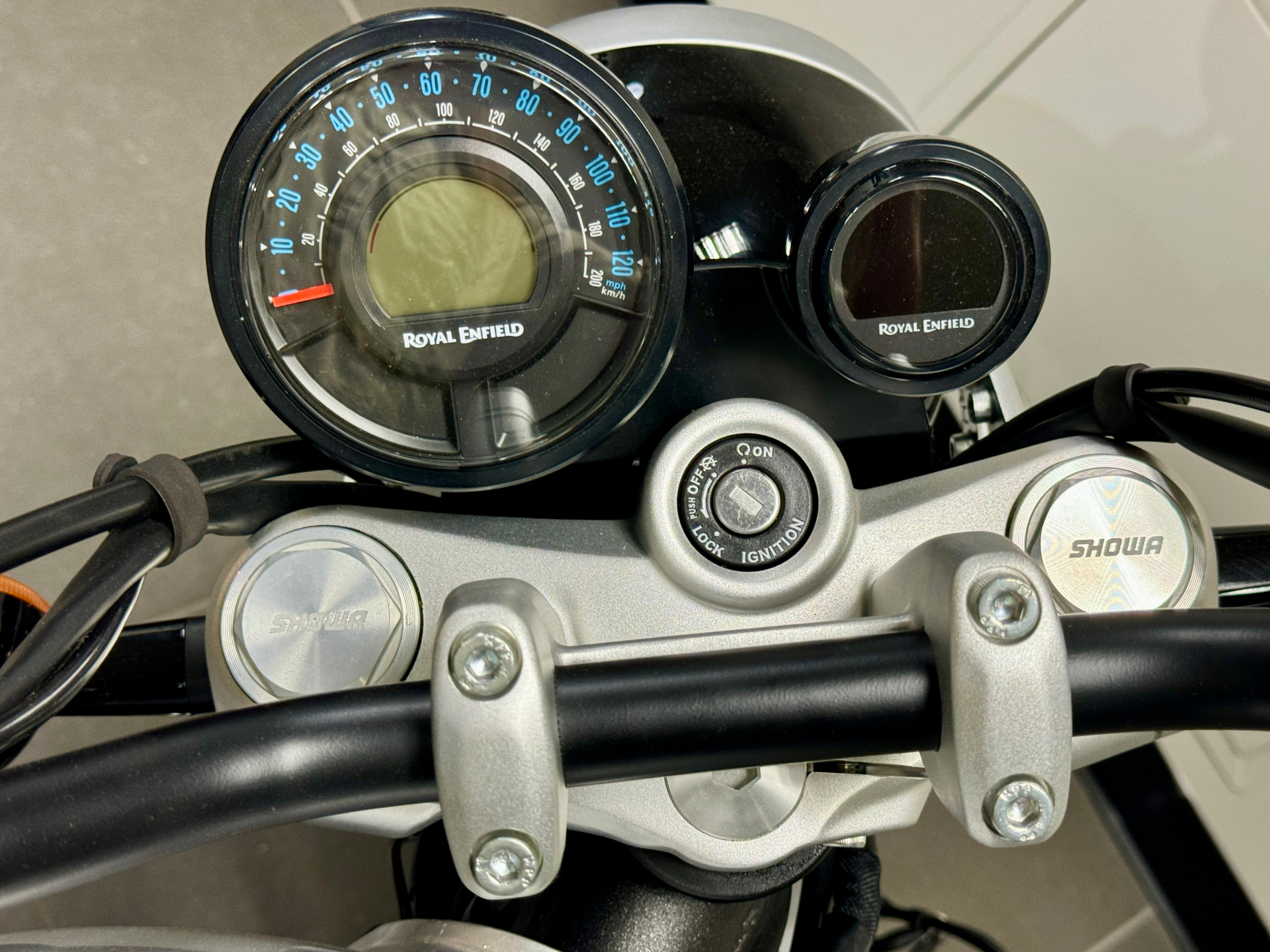 2024 Royal Enfield Super Meteor 650 in Enfield, Connecticut - Photo 10