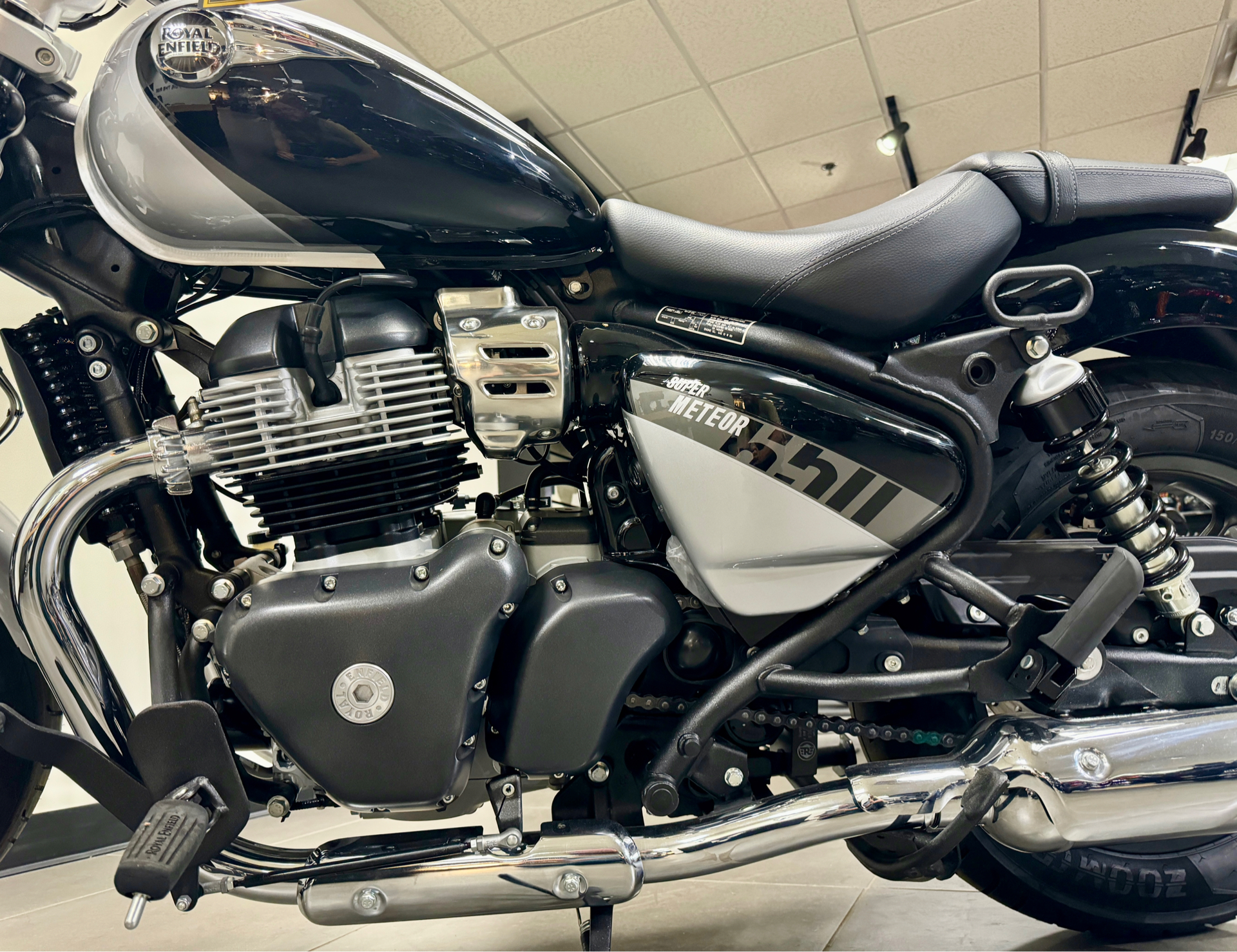 2024 Royal Enfield Super Meteor 650 in Enfield, Connecticut - Photo 11