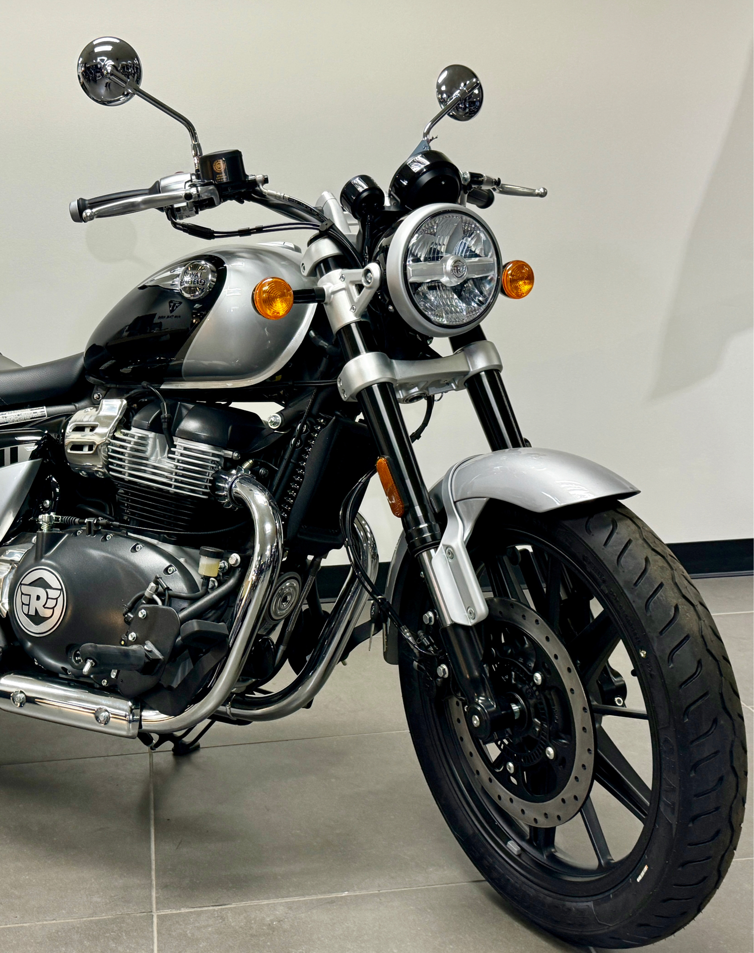 2024 Royal Enfield Super Meteor 650 in Enfield, Connecticut - Photo 14