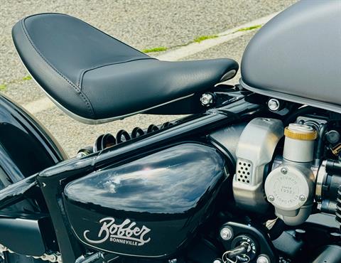 2025 Triumph Bonneville Bobber in Enfield, Connecticut - Photo 17