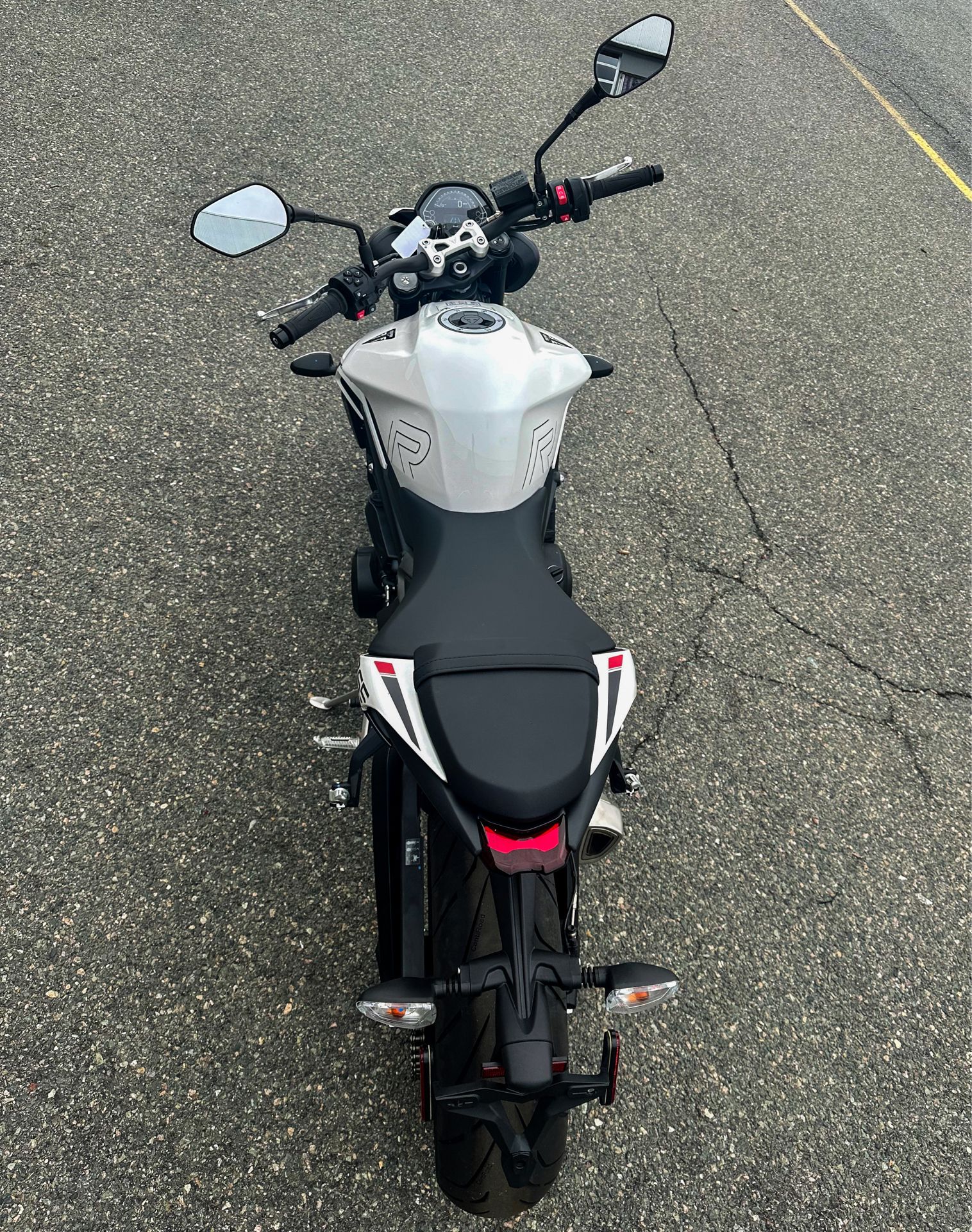 2024 Triumph Street Triple 765 R in Enfield, Connecticut - Photo 9