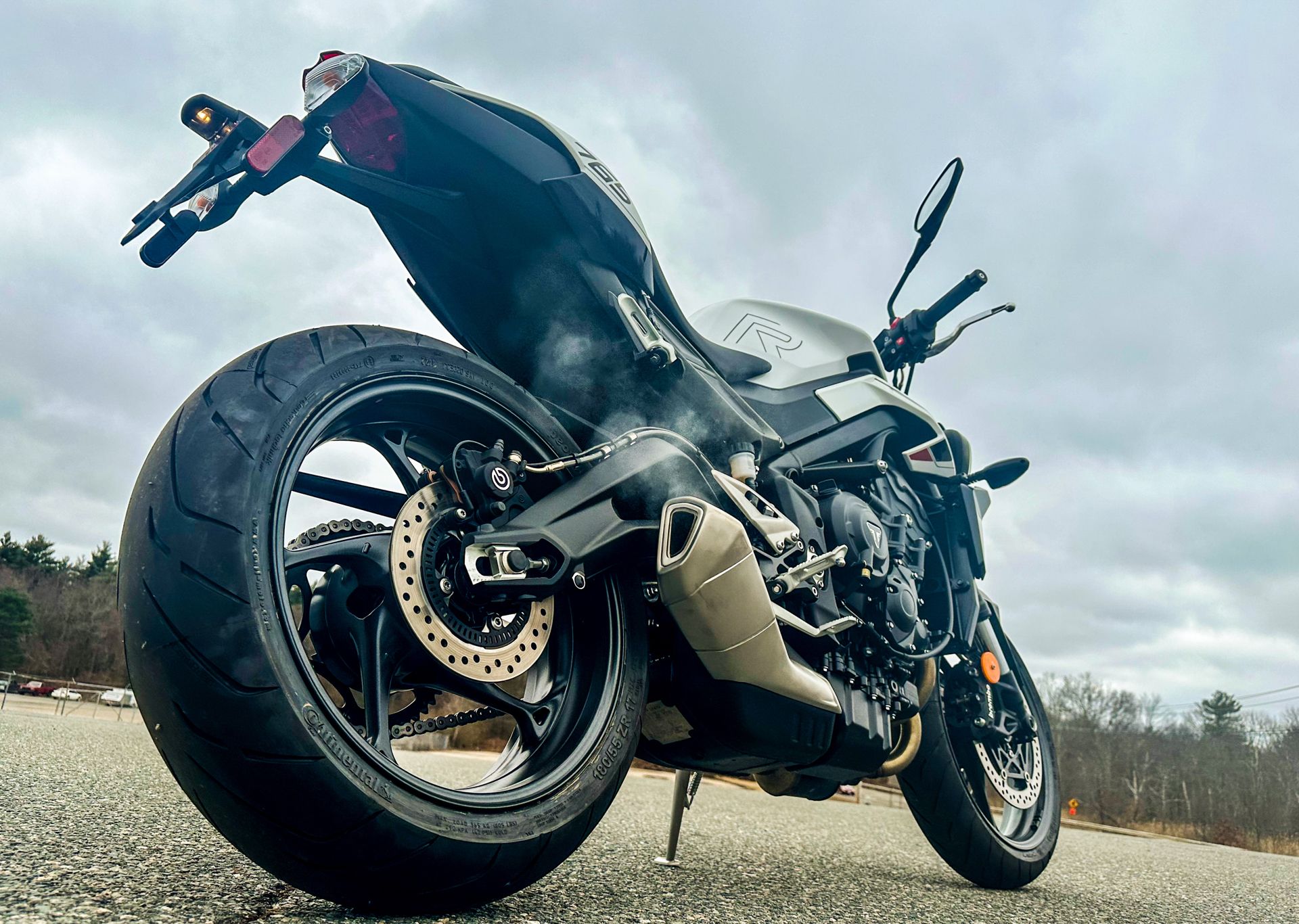 2024 Triumph Street Triple 765 R in Enfield, Connecticut - Photo 17