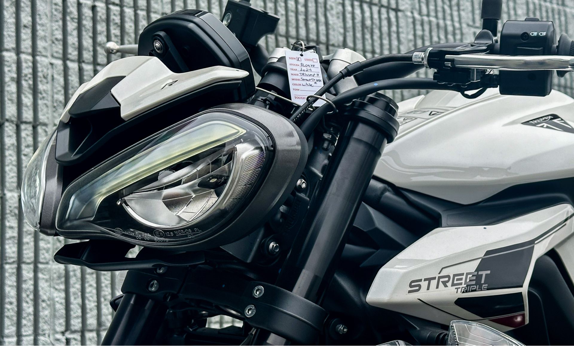 2024 Triumph Street Triple 765 R in Enfield, Connecticut - Photo 20