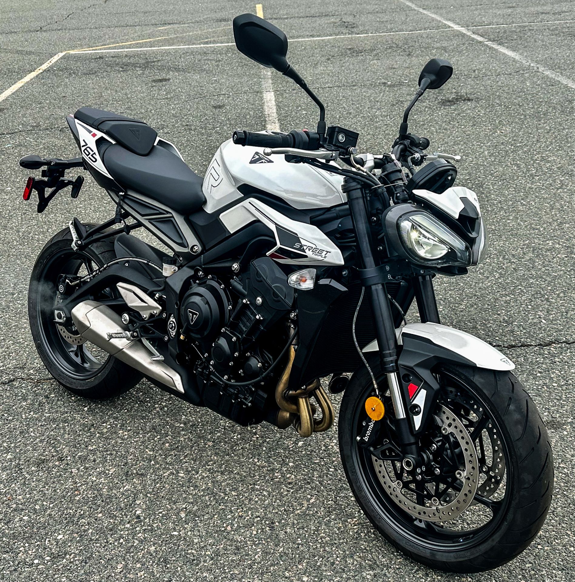 2024 Triumph Street Triple 765 R in Enfield, Connecticut - Photo 15