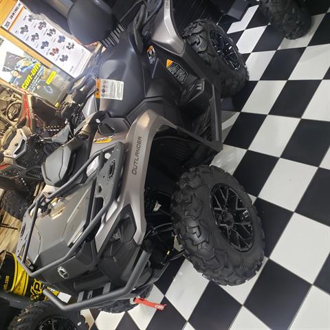 2025 Can-Am Outlander MAX XT 700 in Enfield, Connecticut - Photo 2