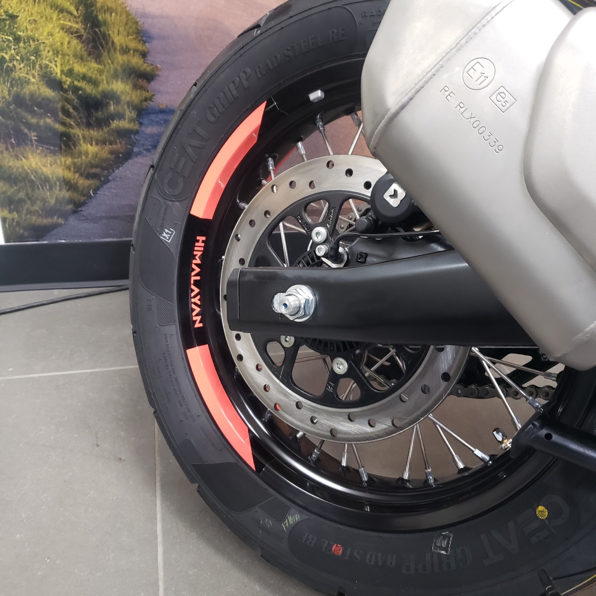 2025 Royal Enfield Himalayan 450 in Enfield, Connecticut - Photo 3