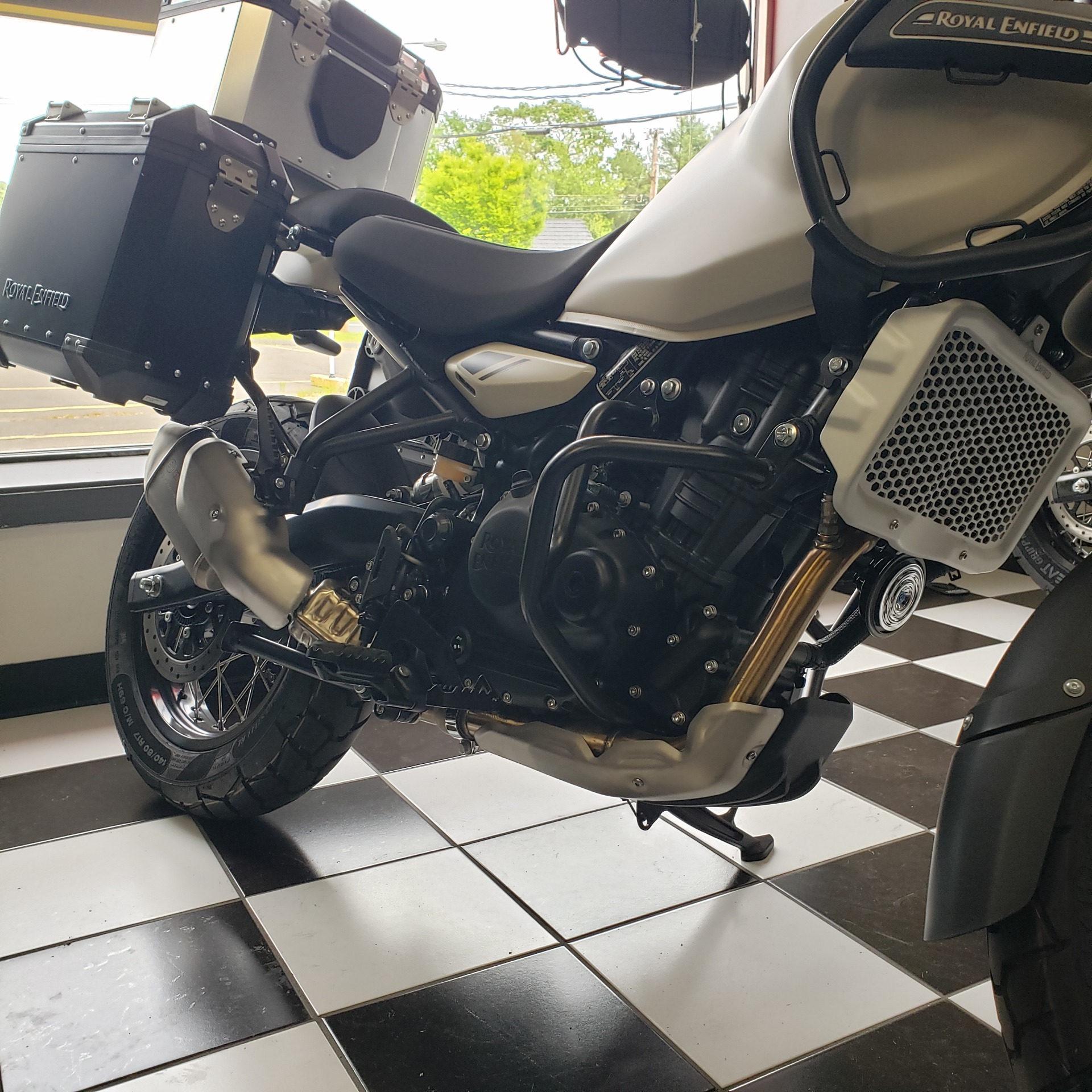 2025 Royal Enfield Himalayan 450 in Enfield, Connecticut - Photo 9