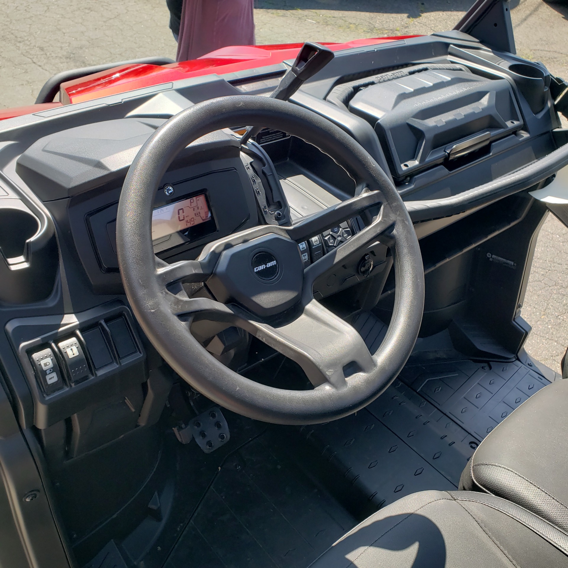2024 Can-Am Defender XT HD10 in Enfield, Connecticut - Photo 7