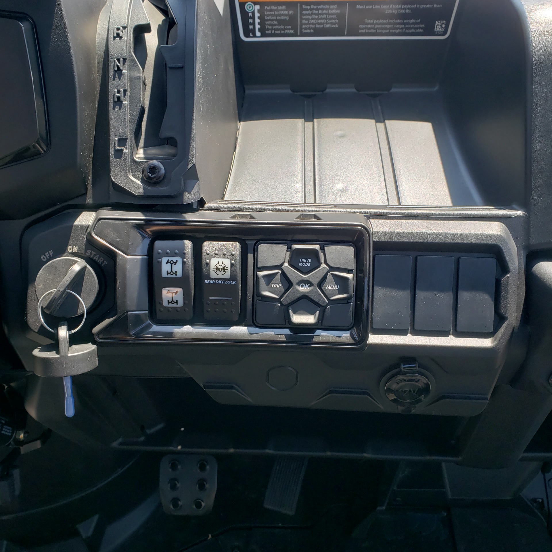 2024 Can-Am Defender XT HD10 in Enfield, Connecticut - Photo 8