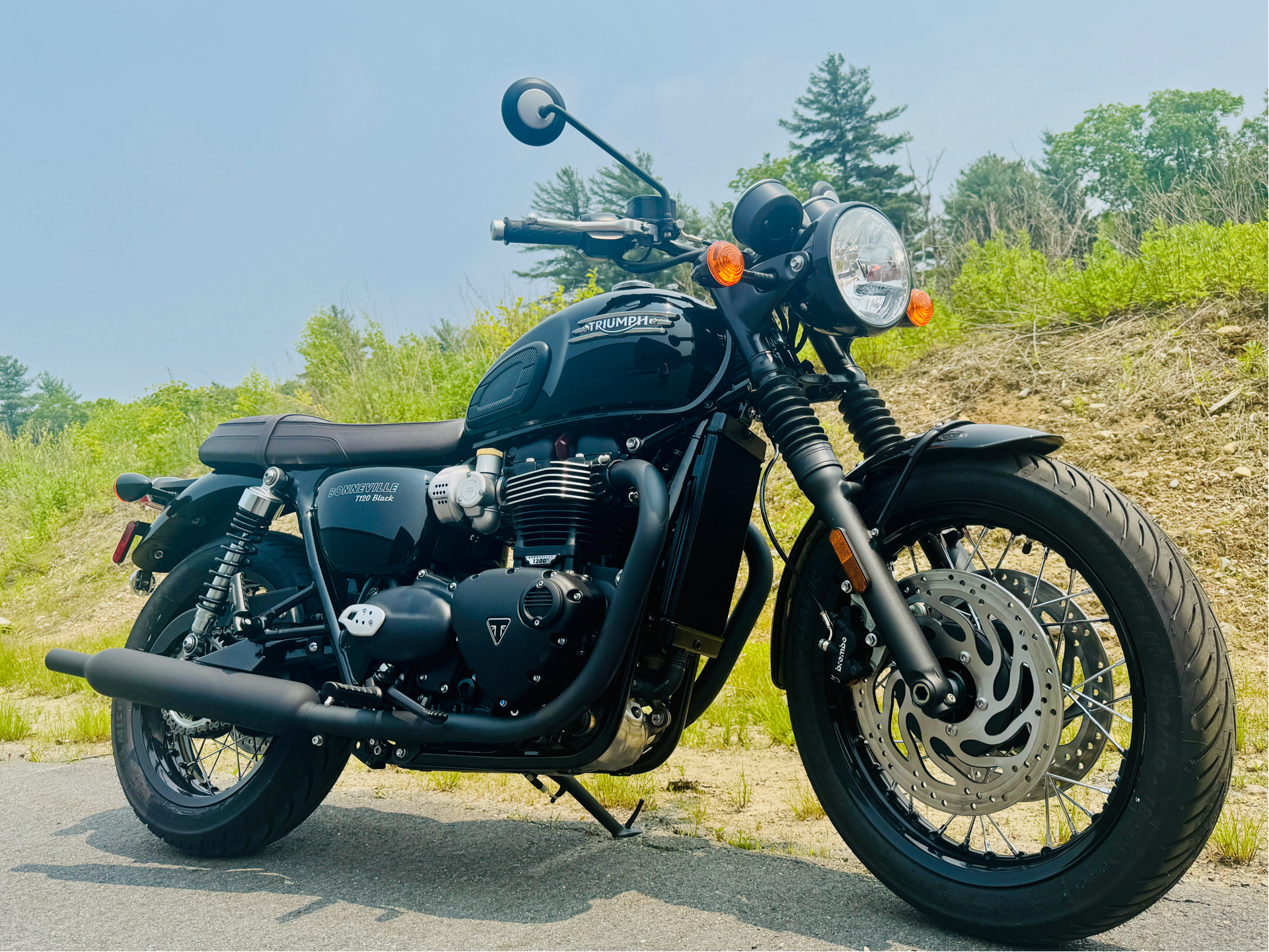 2025 Triumph Bonneville T120 Black in Enfield, Connecticut - Photo 1