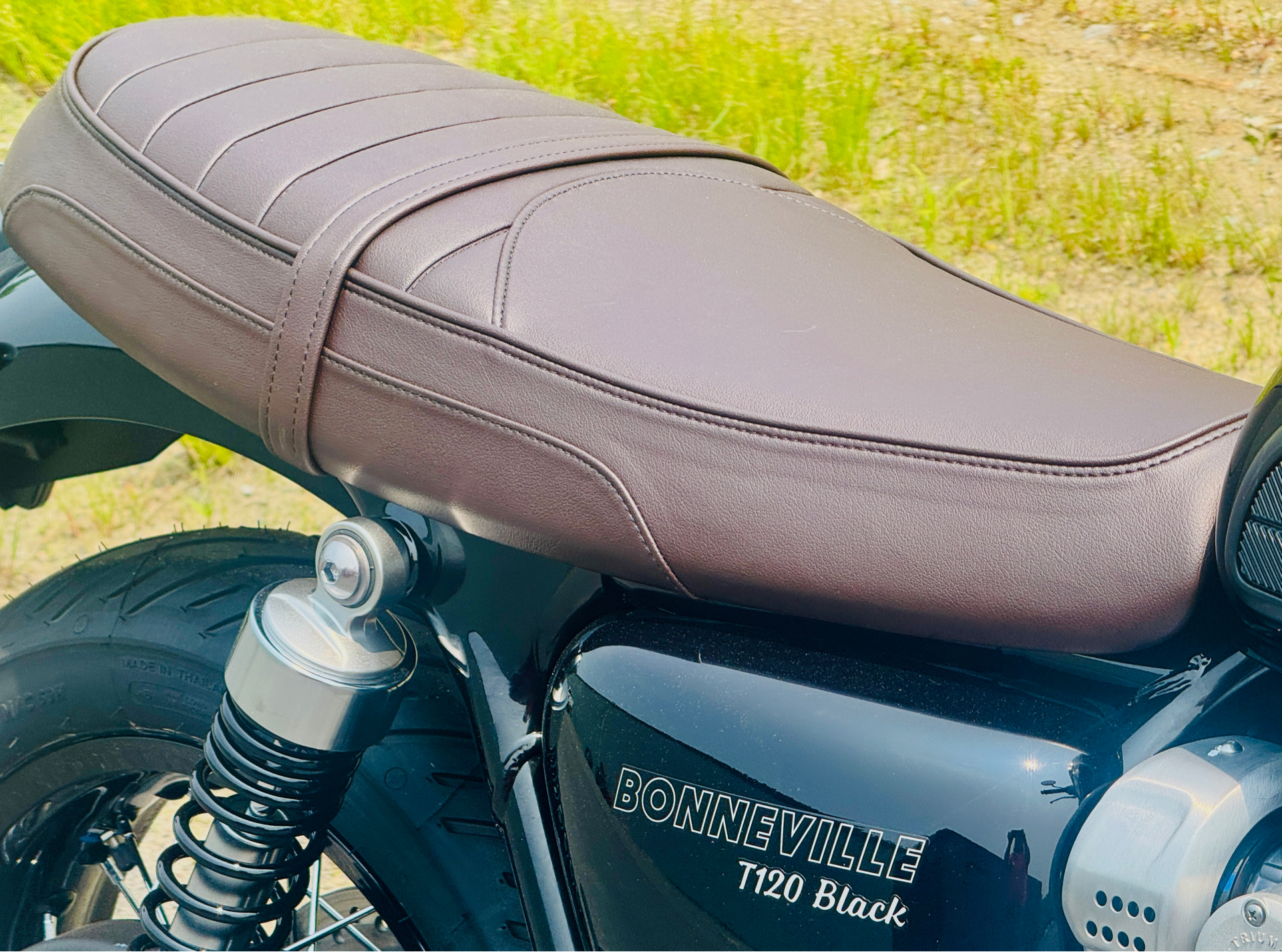 2025 Triumph Bonneville T120 Black in Enfield, Connecticut - Photo 4