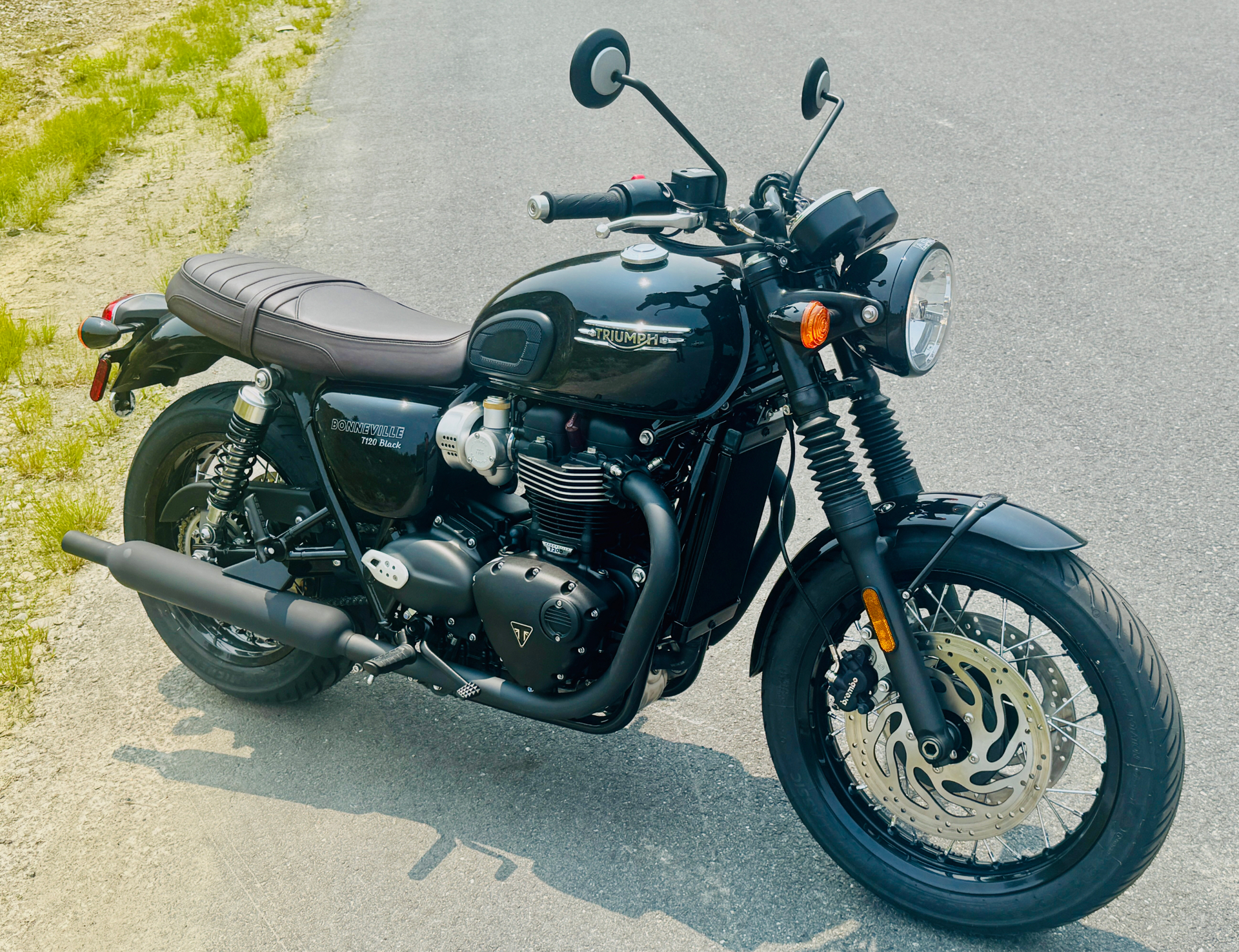 2025 Triumph Bonneville T120 Black in Enfield, Connecticut - Photo 15