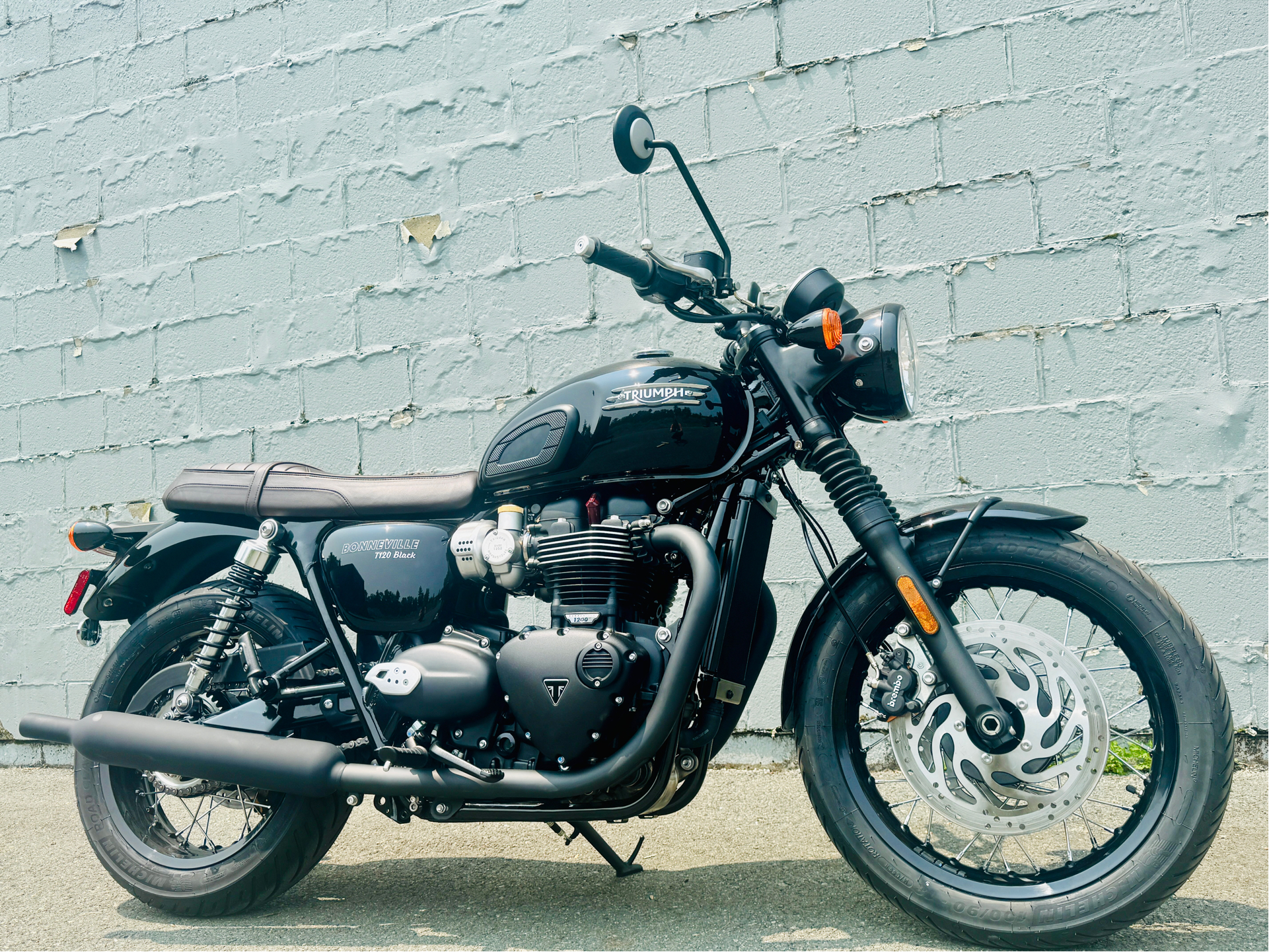 2025 Triumph Bonneville T120 Black in Enfield, Connecticut - Photo 21