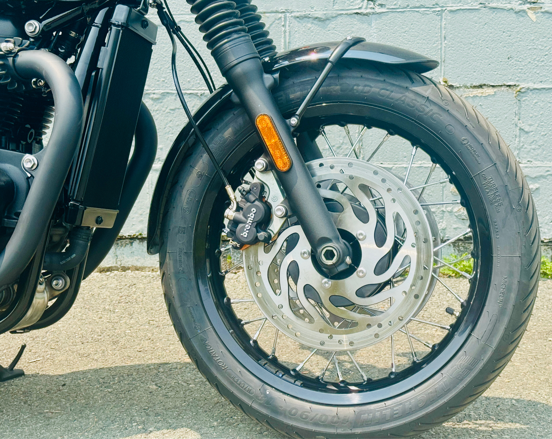 2025 Triumph Bonneville T120 Black in Enfield, Connecticut - Photo 14