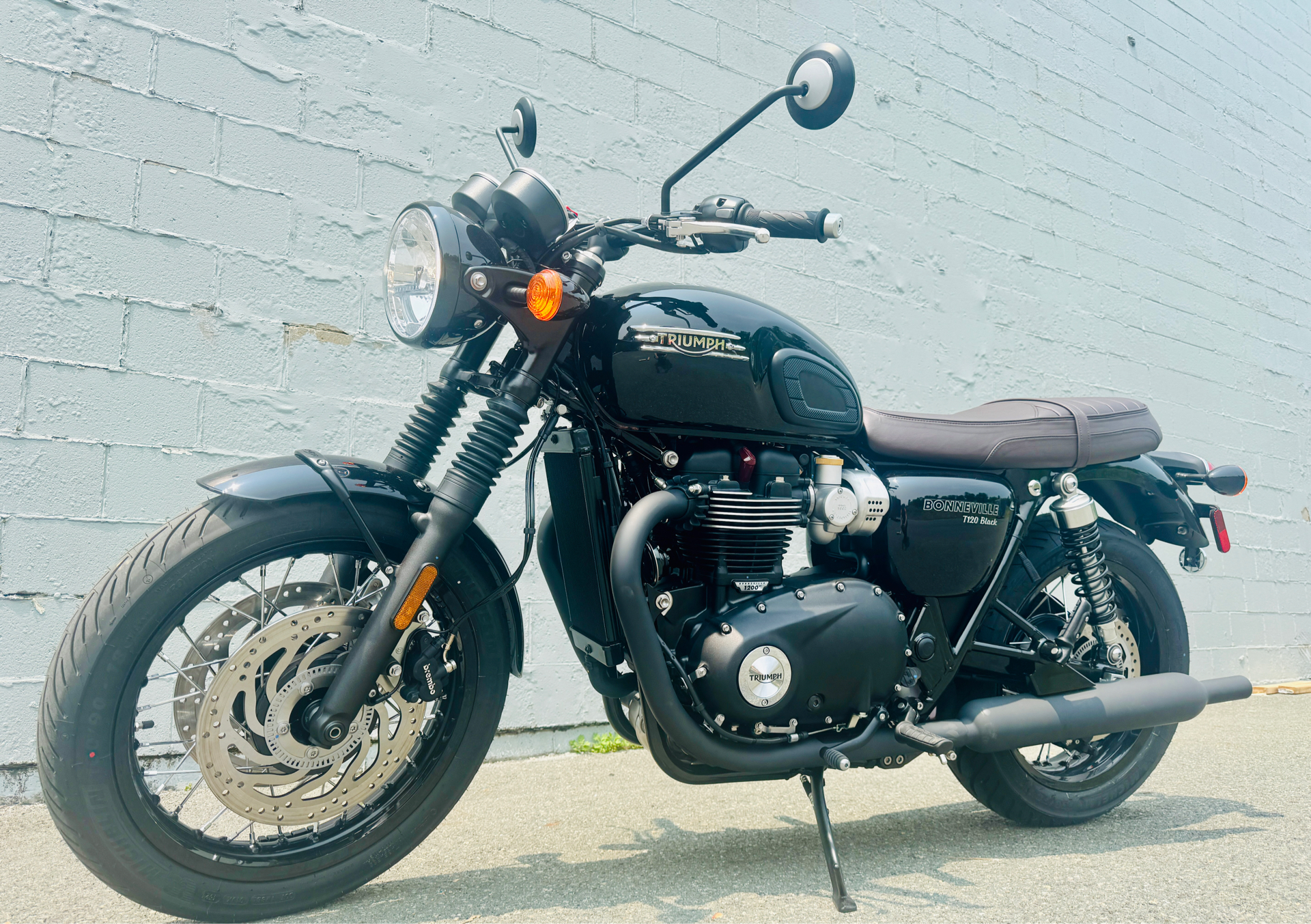 2025 Triumph Bonneville T120 Black in Enfield, Connecticut - Photo 22