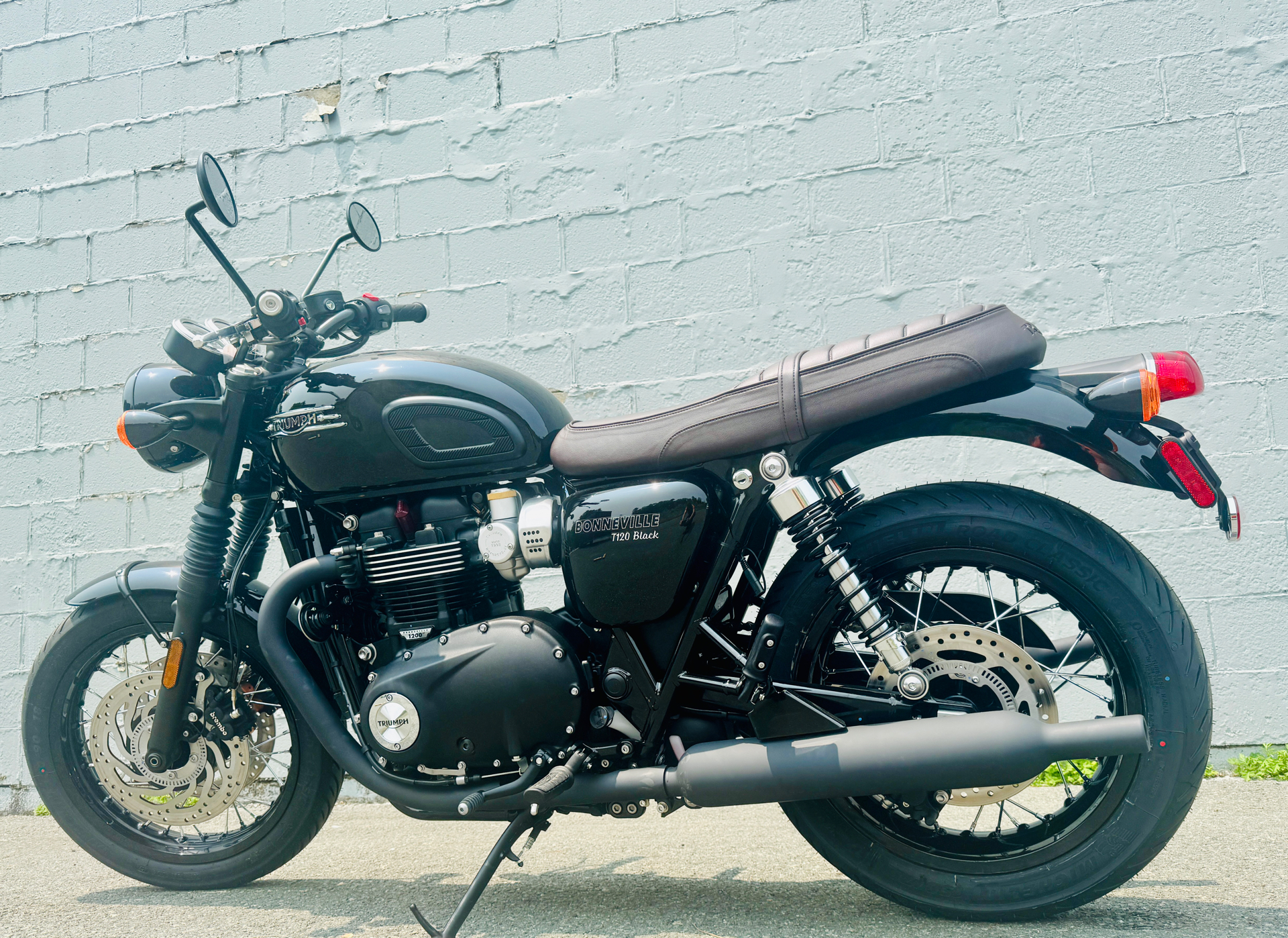 2025 Triumph Bonneville T120 Black in Enfield, Connecticut - Photo 24