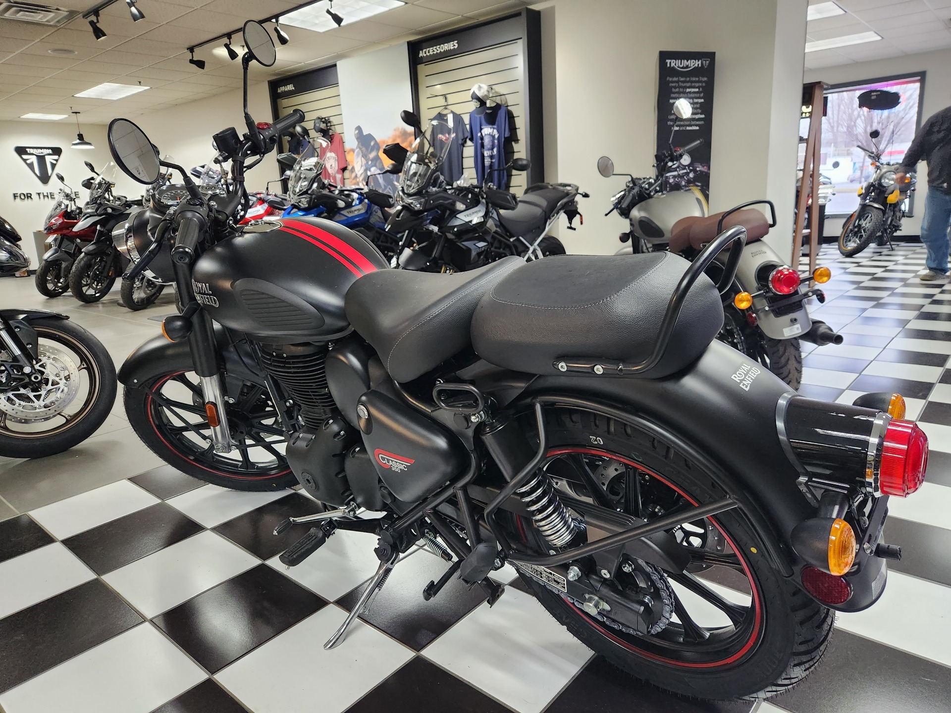 2023 Royal Enfield Classic 350 in Enfield, Connecticut - Photo 4