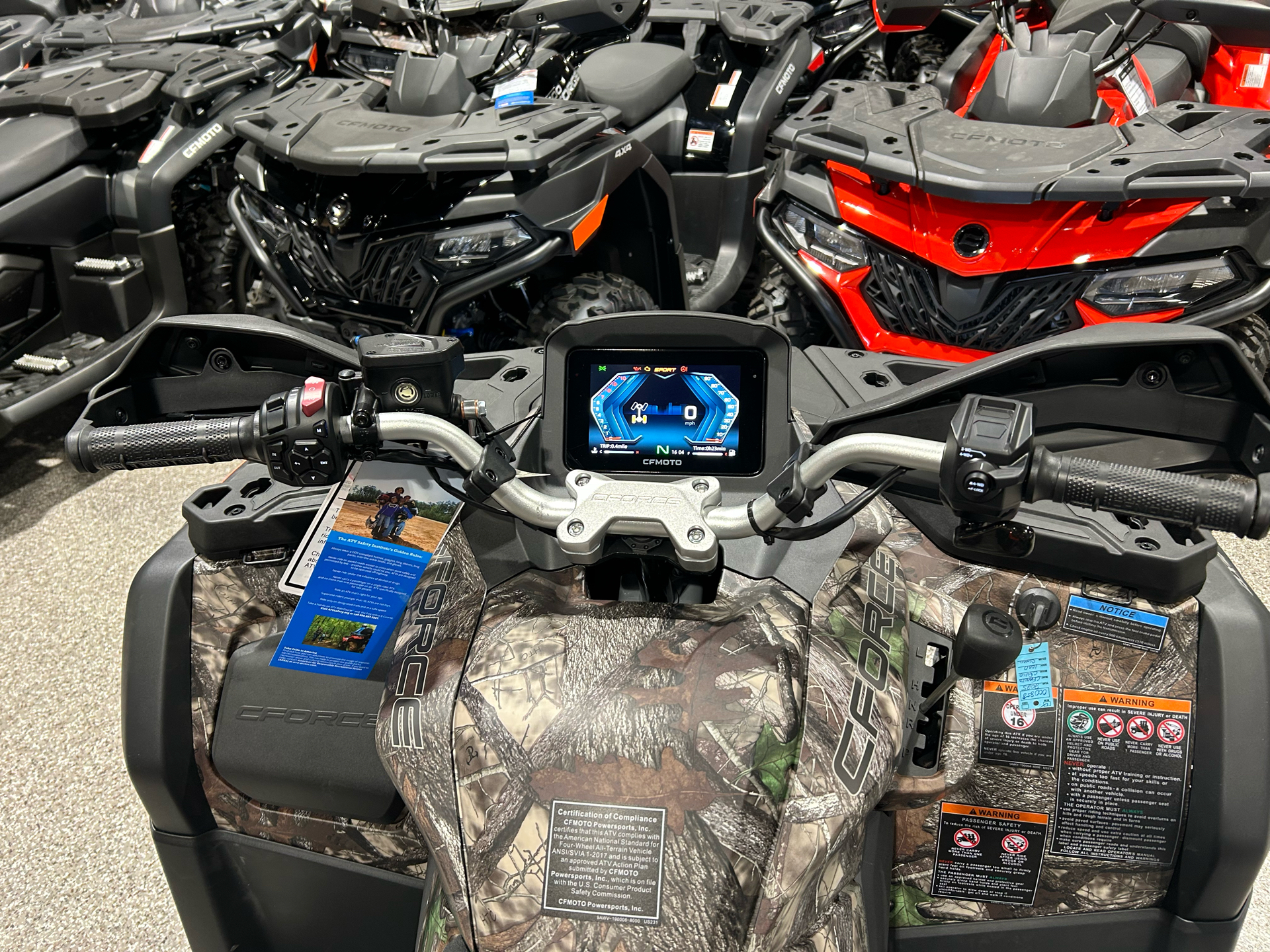 2025 CFMOTO CForce 1000 Touring in Gorham, New Hampshire - Photo 3