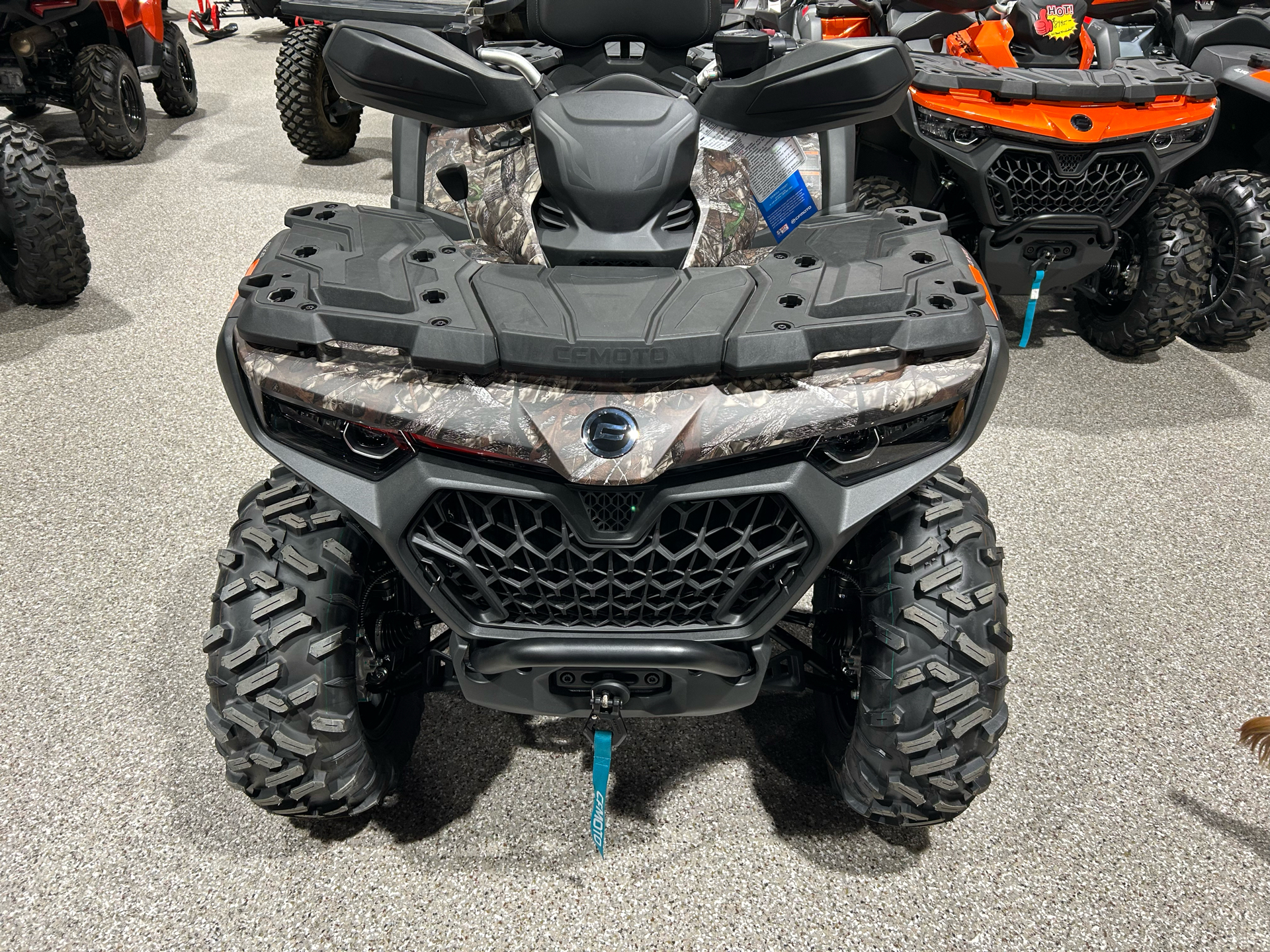 2025 CFMOTO CForce 1000 Touring in Gorham, New Hampshire - Photo 9