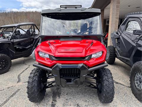 2024 Honda Pioneer 1000-6 Deluxe Crew in Gorham, New Hampshire - Photo 2