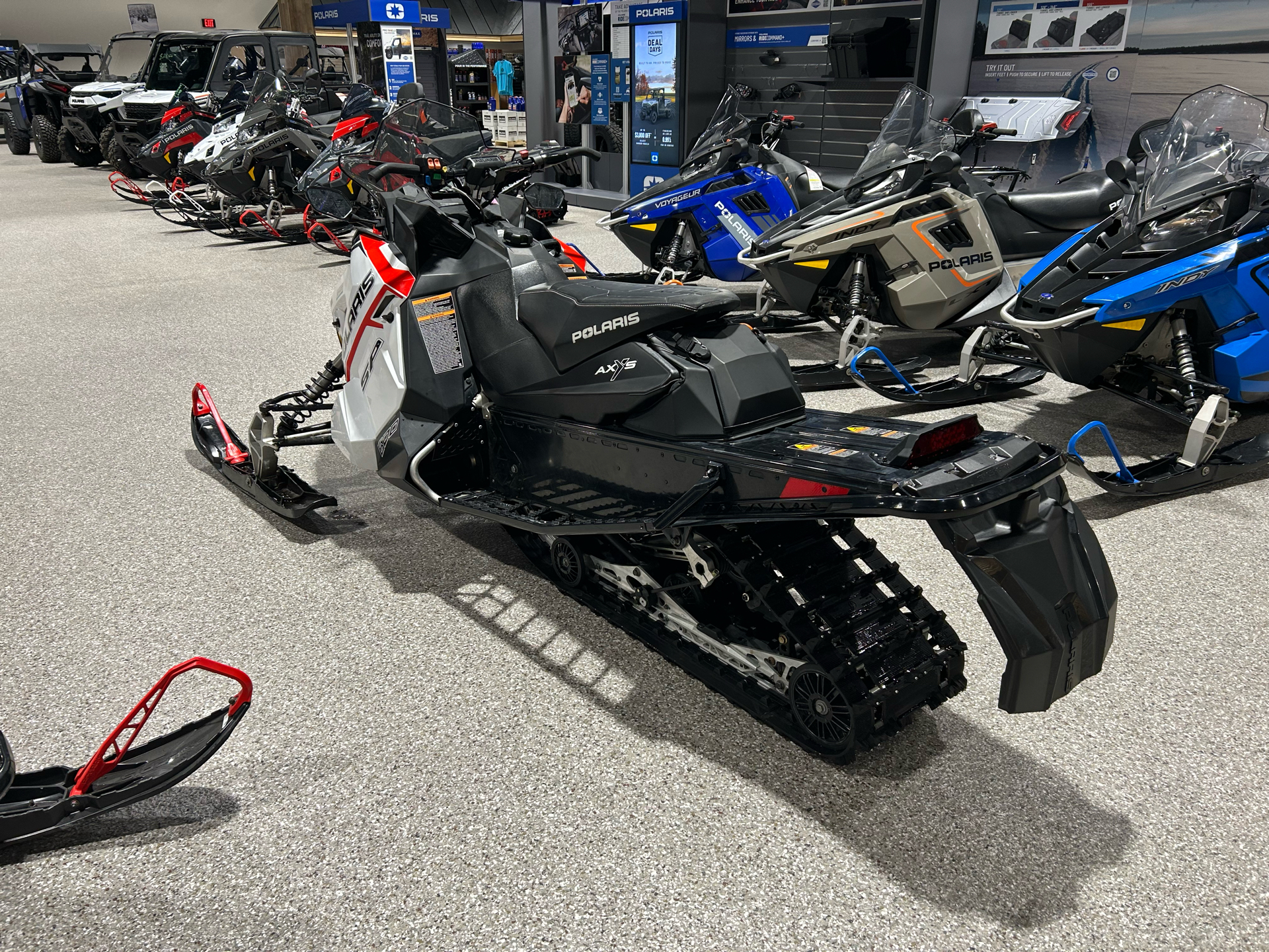 2020 Polaris 600 Indy SP 129 ES in Gorham, New Hampshire - Photo 7