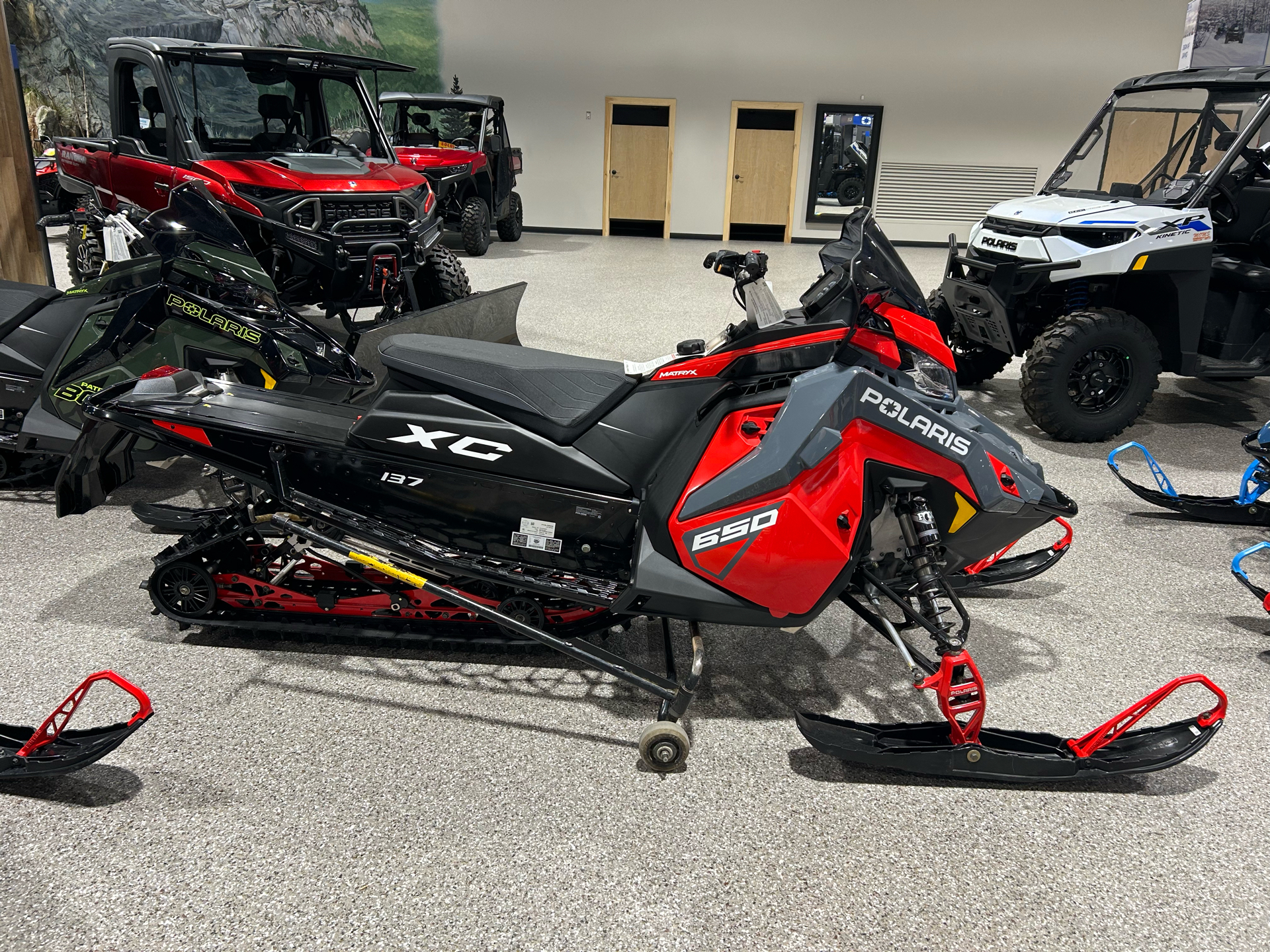 2024 Polaris 650 Indy XC 137 ES in Gorham, New Hampshire - Photo 2