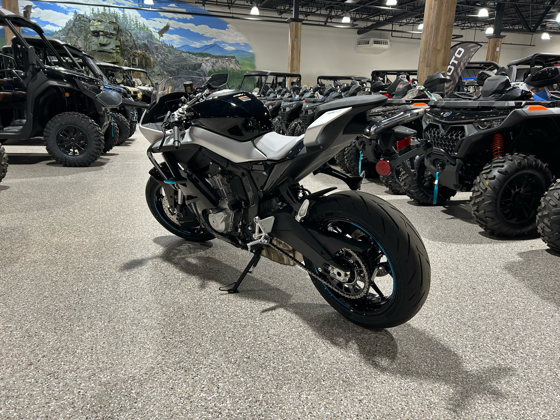 2025 CFMOTO 675SS in Gorham, New Hampshire - Photo 5