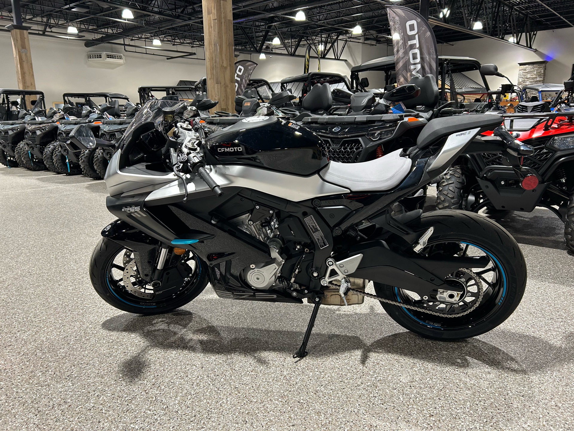 2025 CFMOTO 675SS in Gorham, New Hampshire - Photo 6