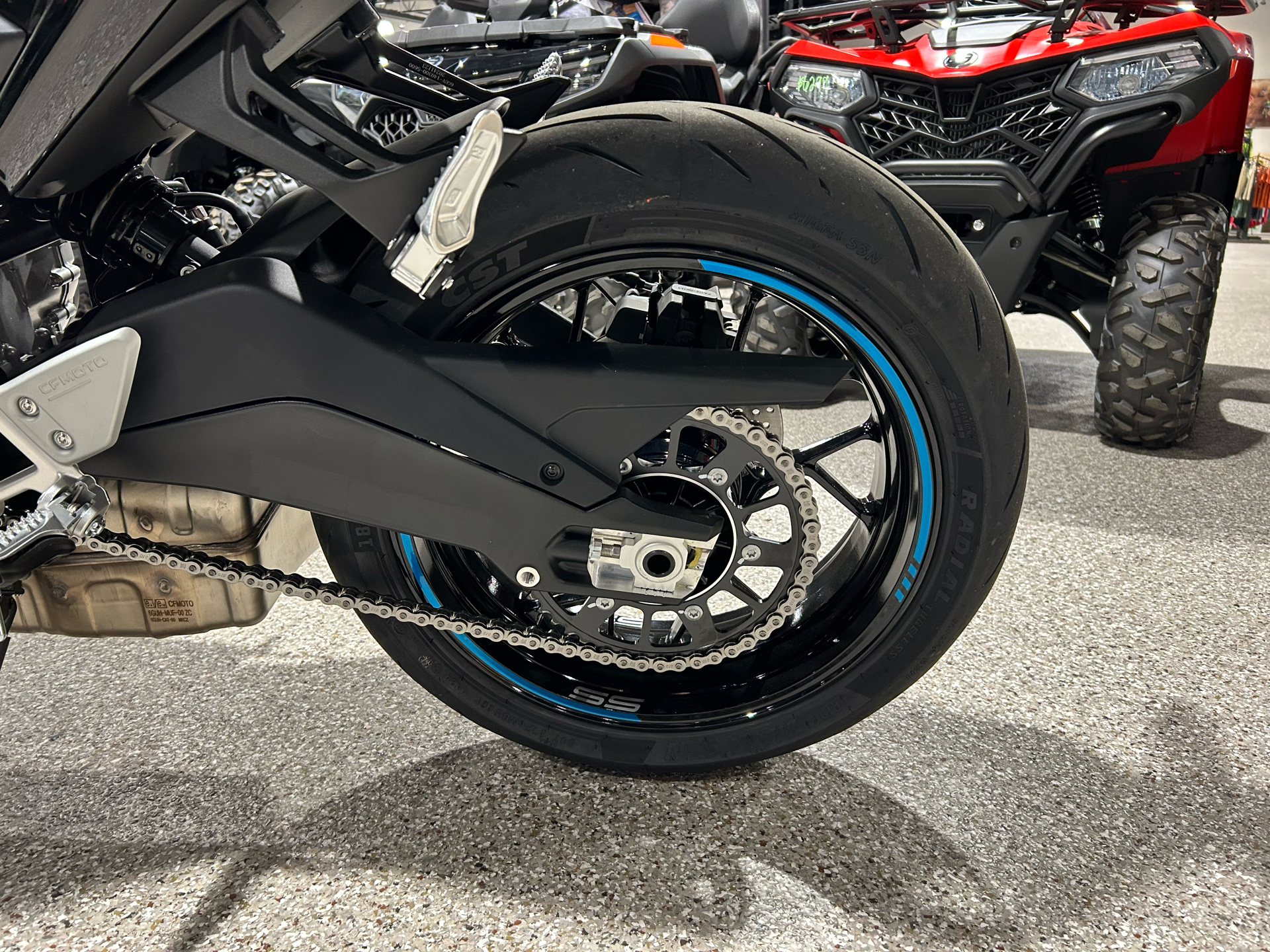 2025 CFMOTO 675SS in Gorham, New Hampshire - Photo 9