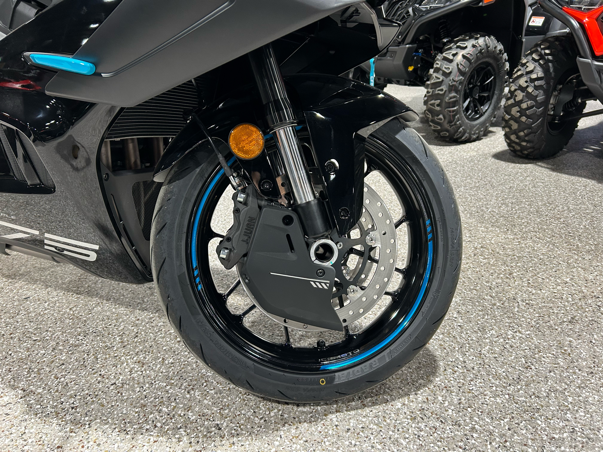 2025 CFMOTO 675SS in Gorham, New Hampshire - Photo 11