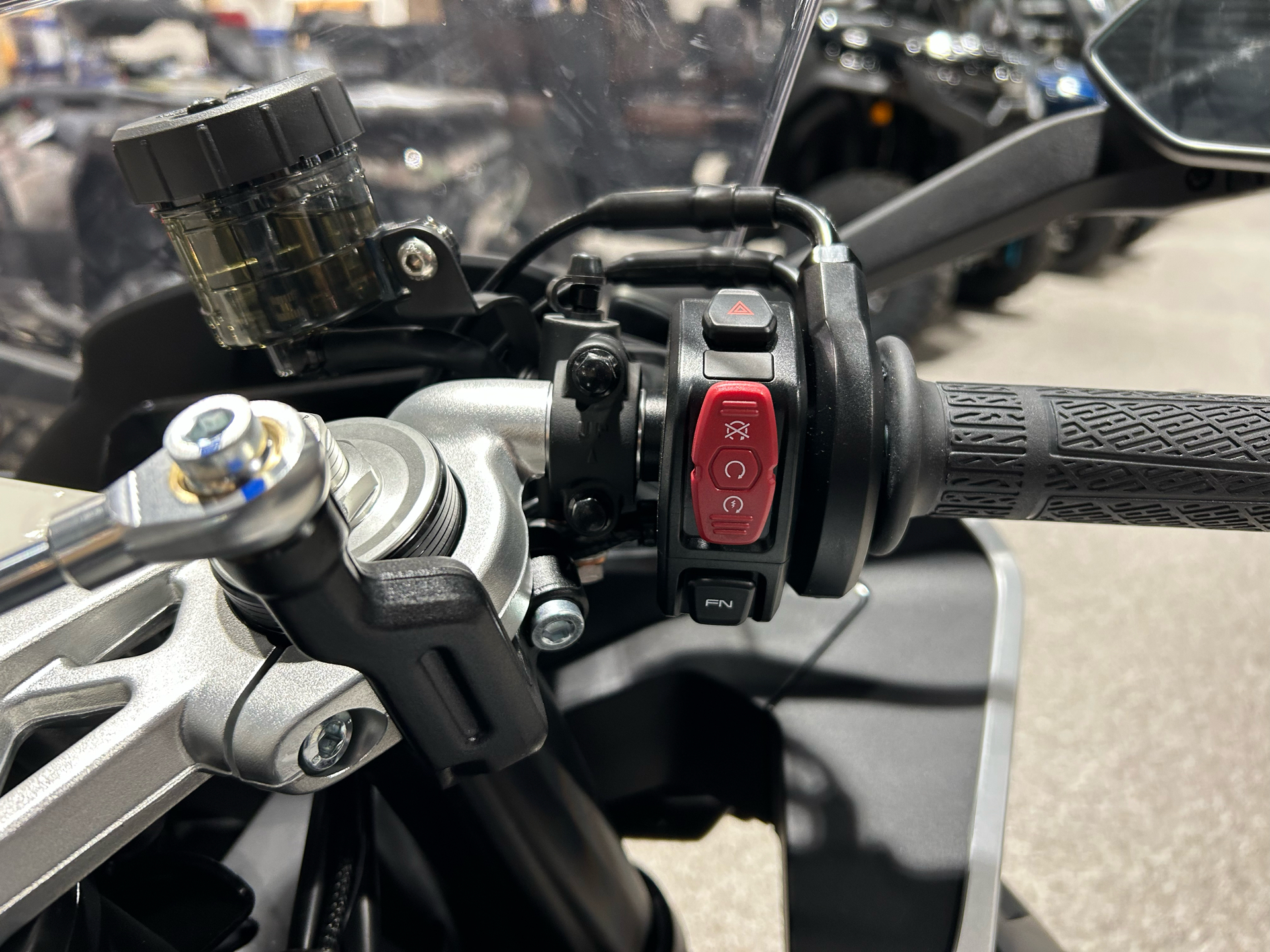 2025 CFMOTO 675SS in Gorham, New Hampshire - Photo 12