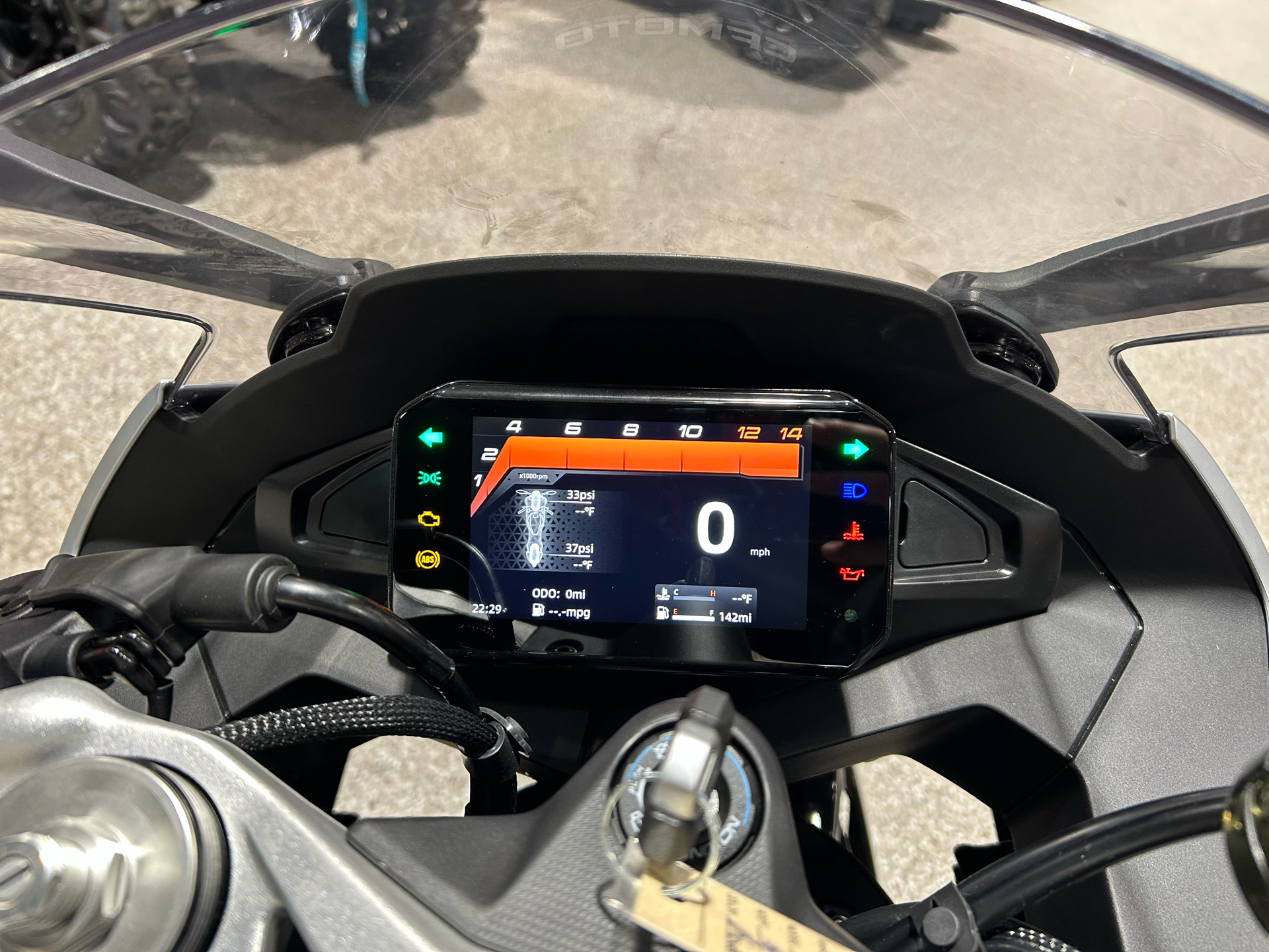 2025 CFMOTO 675SS in Gorham, New Hampshire - Photo 15