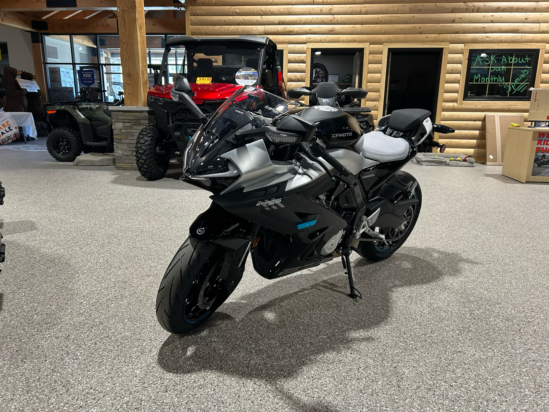 2025 CFMOTO 675SS in Gorham, New Hampshire - Photo 2