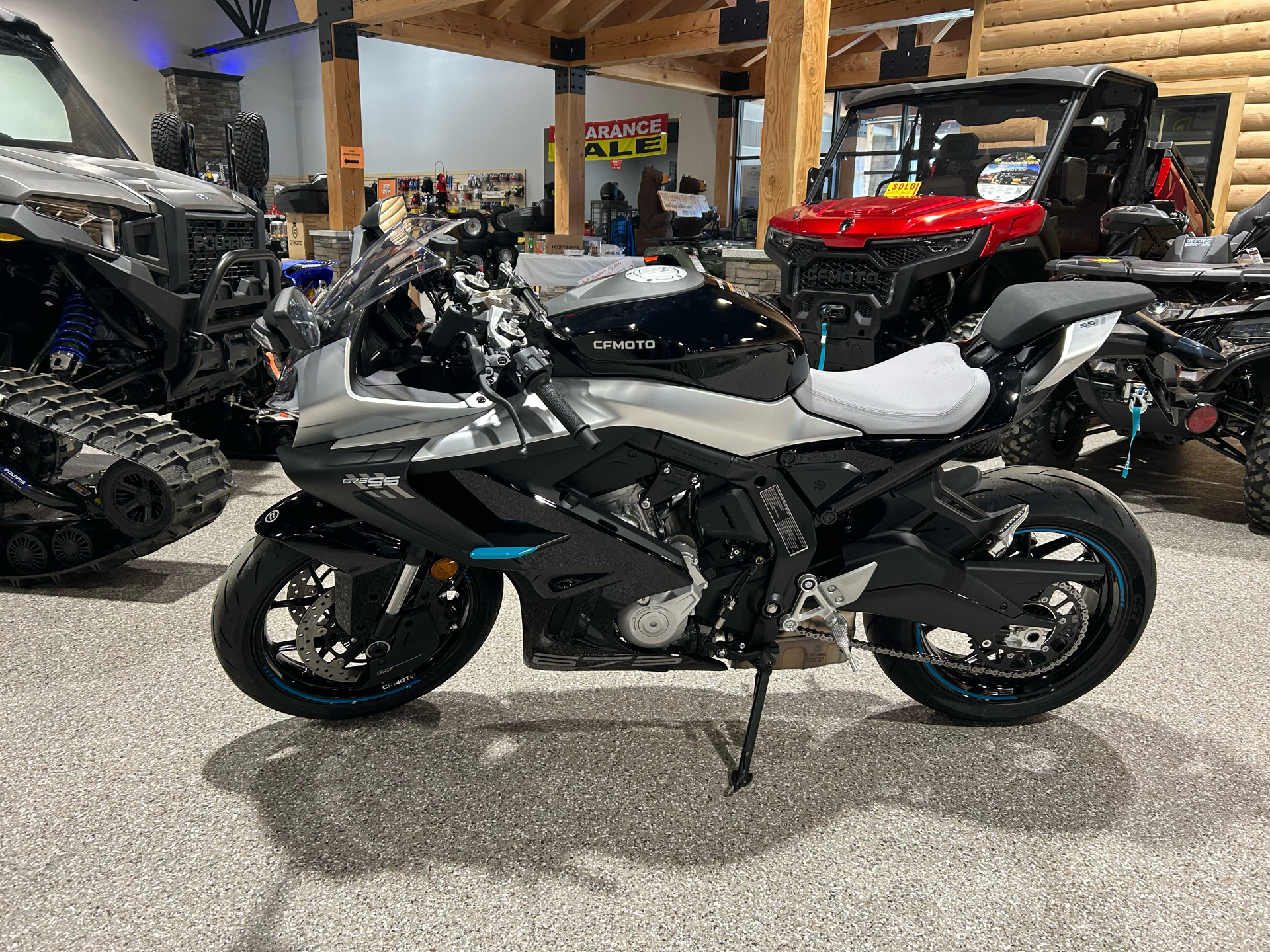 2025 CFMOTO 675SS in Gorham, New Hampshire - Photo 3