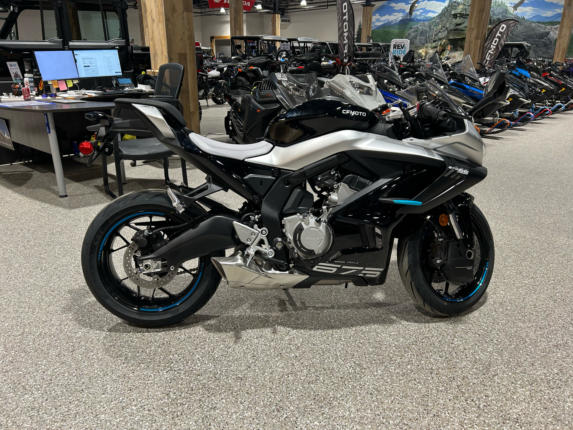2025 CFMOTO 675SS in Gorham, New Hampshire - Photo 7