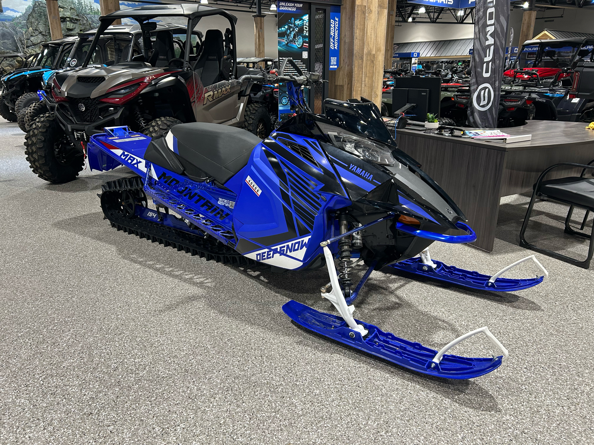 2024 Yamaha Mountain Max LE 154 in Gorham, New Hampshire - Photo 1