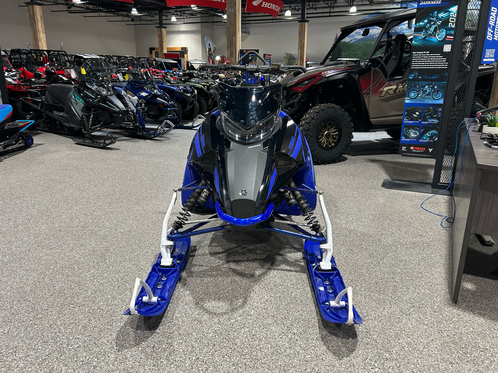 2024 Yamaha Mountain Max LE 154 in Gorham, New Hampshire - Photo 2