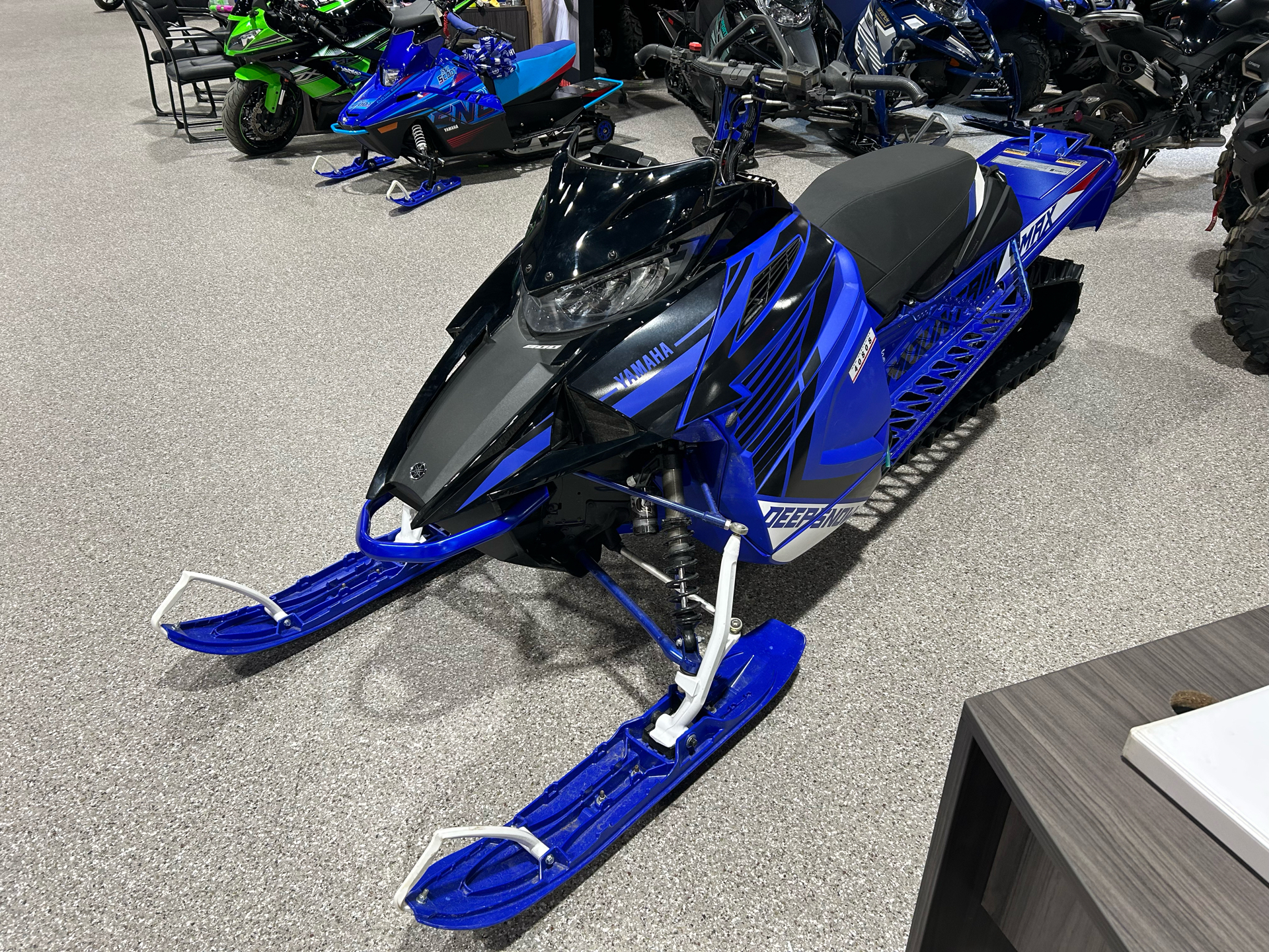 2024 Yamaha Mountain Max LE 154 in Gorham, New Hampshire - Photo 3