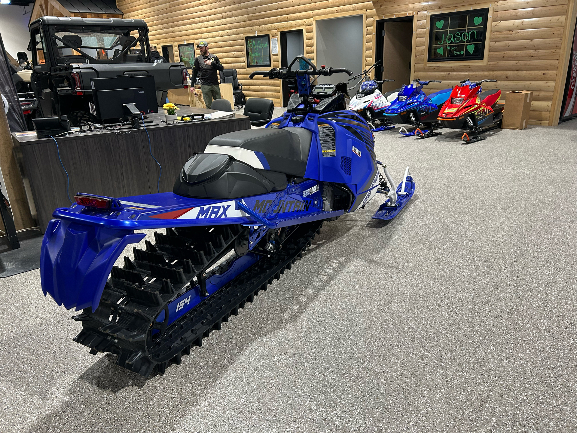 2024 Yamaha Mountain Max LE 154 in Gorham, New Hampshire - Photo 6