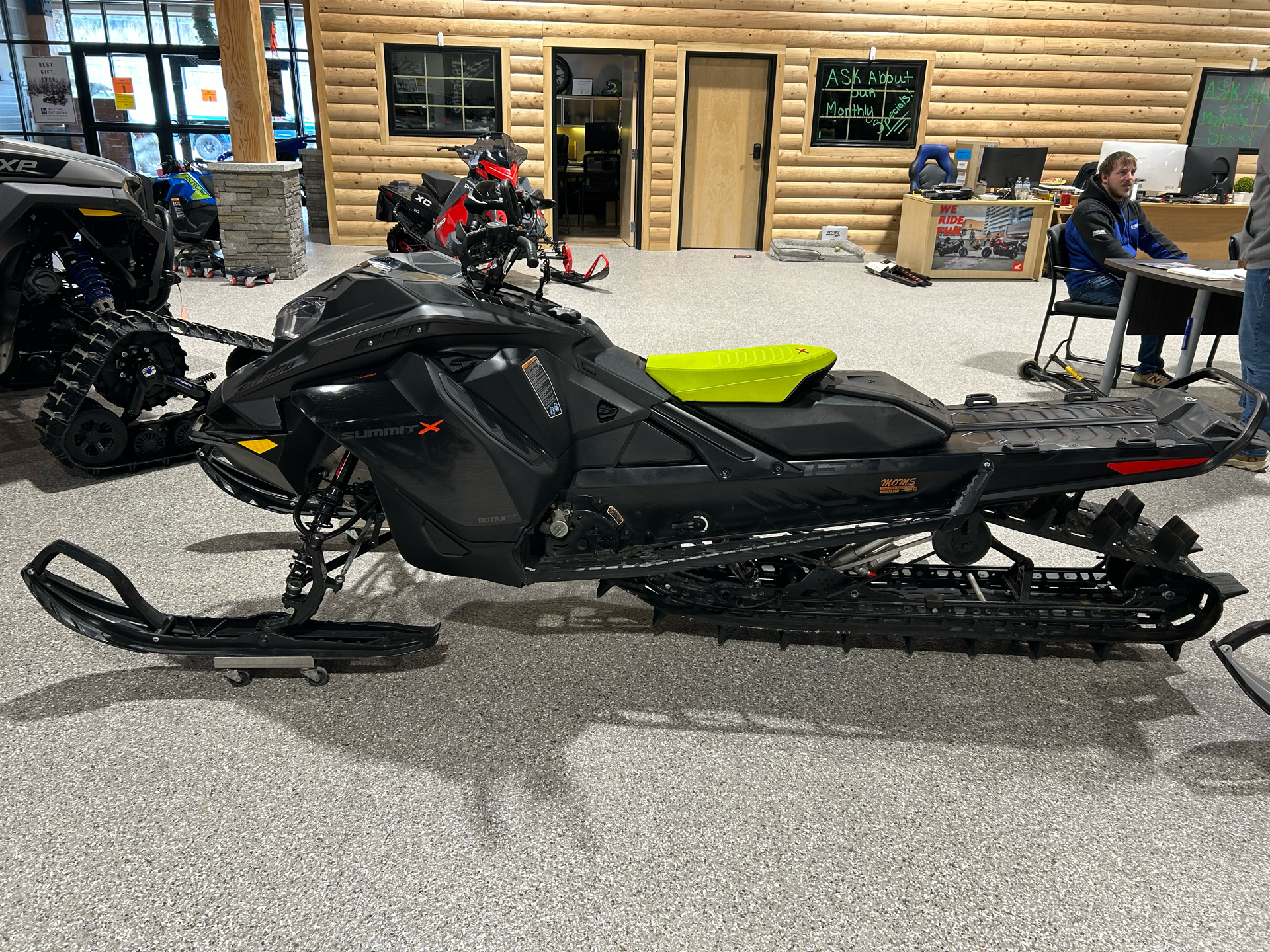 2022 Ski-Doo Summit X 154 850 E-TEC Turbo SHOT PowderMax Light 3.0 w/ FlexEdge HA in Gorham, New Hampshire - Photo 4