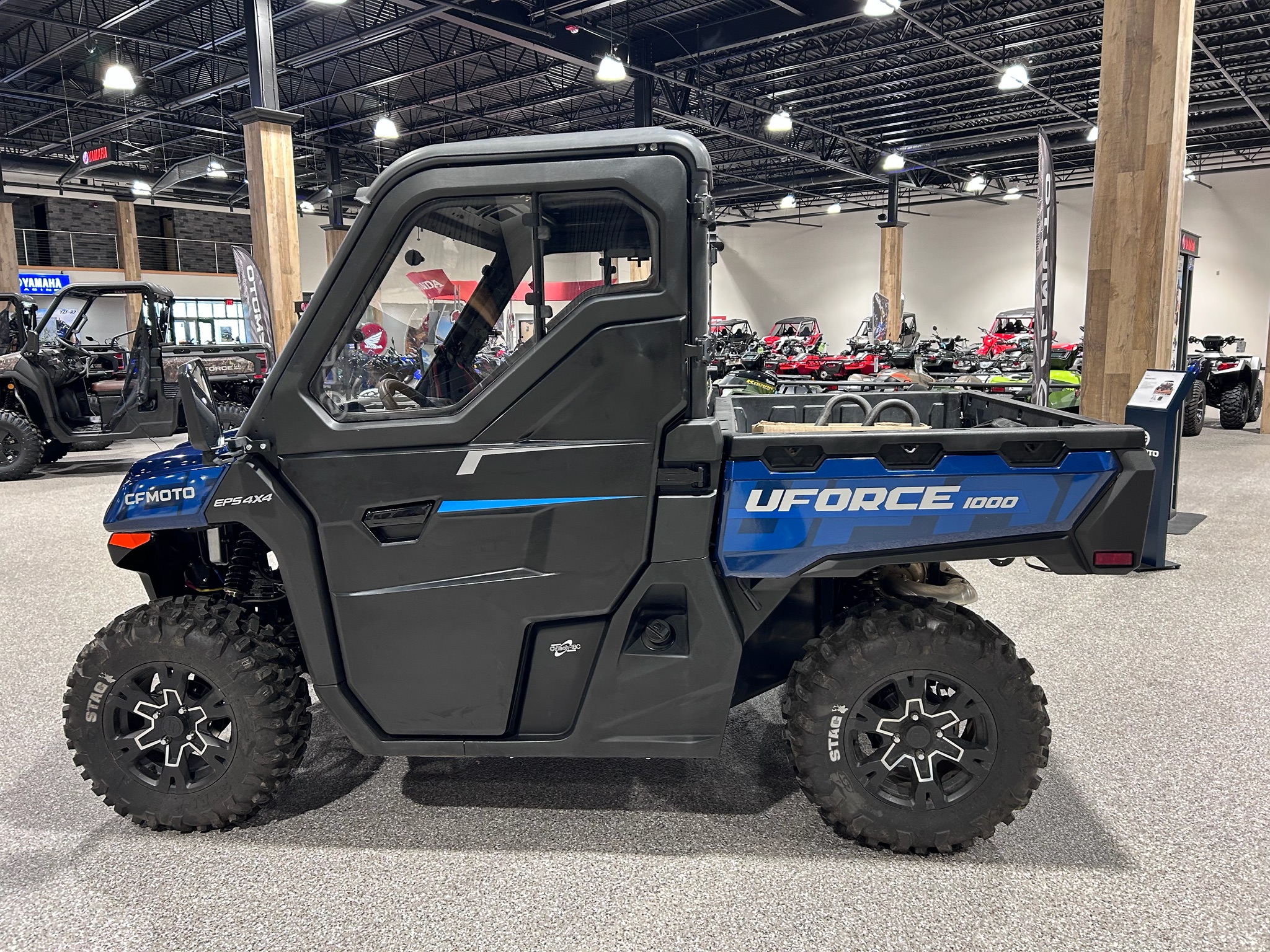 2022  UForce 1000 8