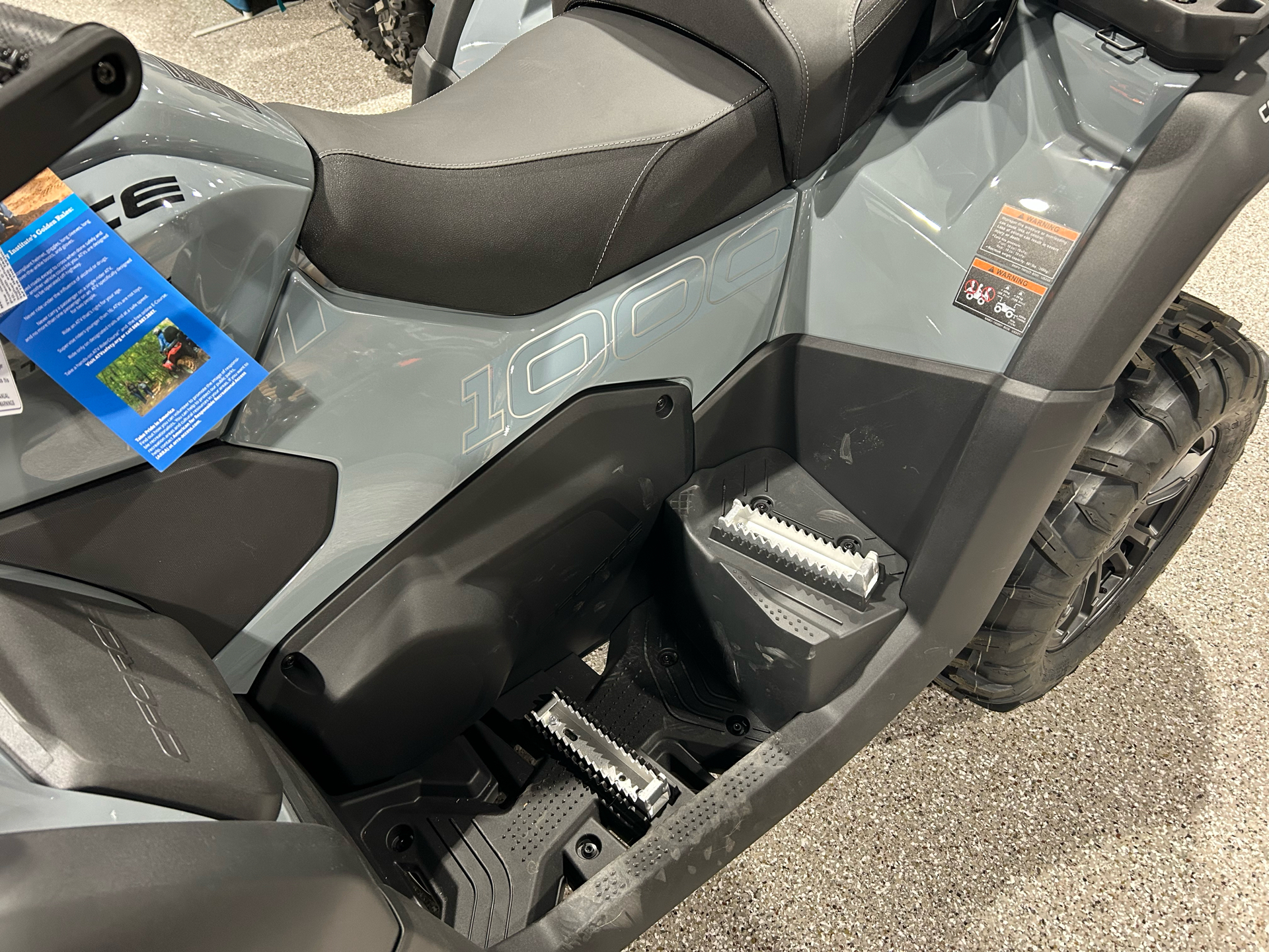 2025 CFMOTO CForce 1000 Touring in Gorham, New Hampshire - Photo 8