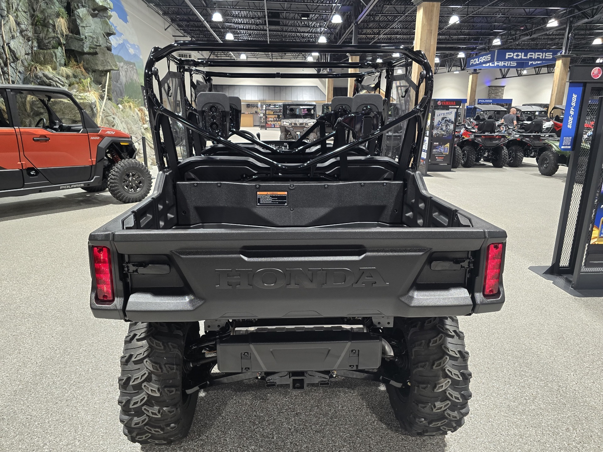 2024 Honda Pioneer 1000-6 Deluxe Crew in Gorham, New Hampshire - Photo 7