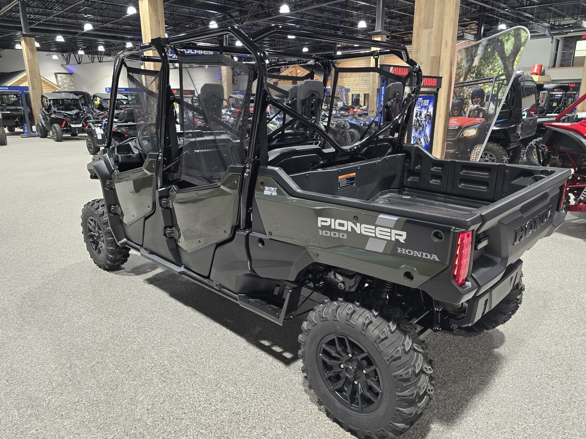 2024 Honda Pioneer 1000-6 Deluxe Crew in Gorham, New Hampshire - Photo 8