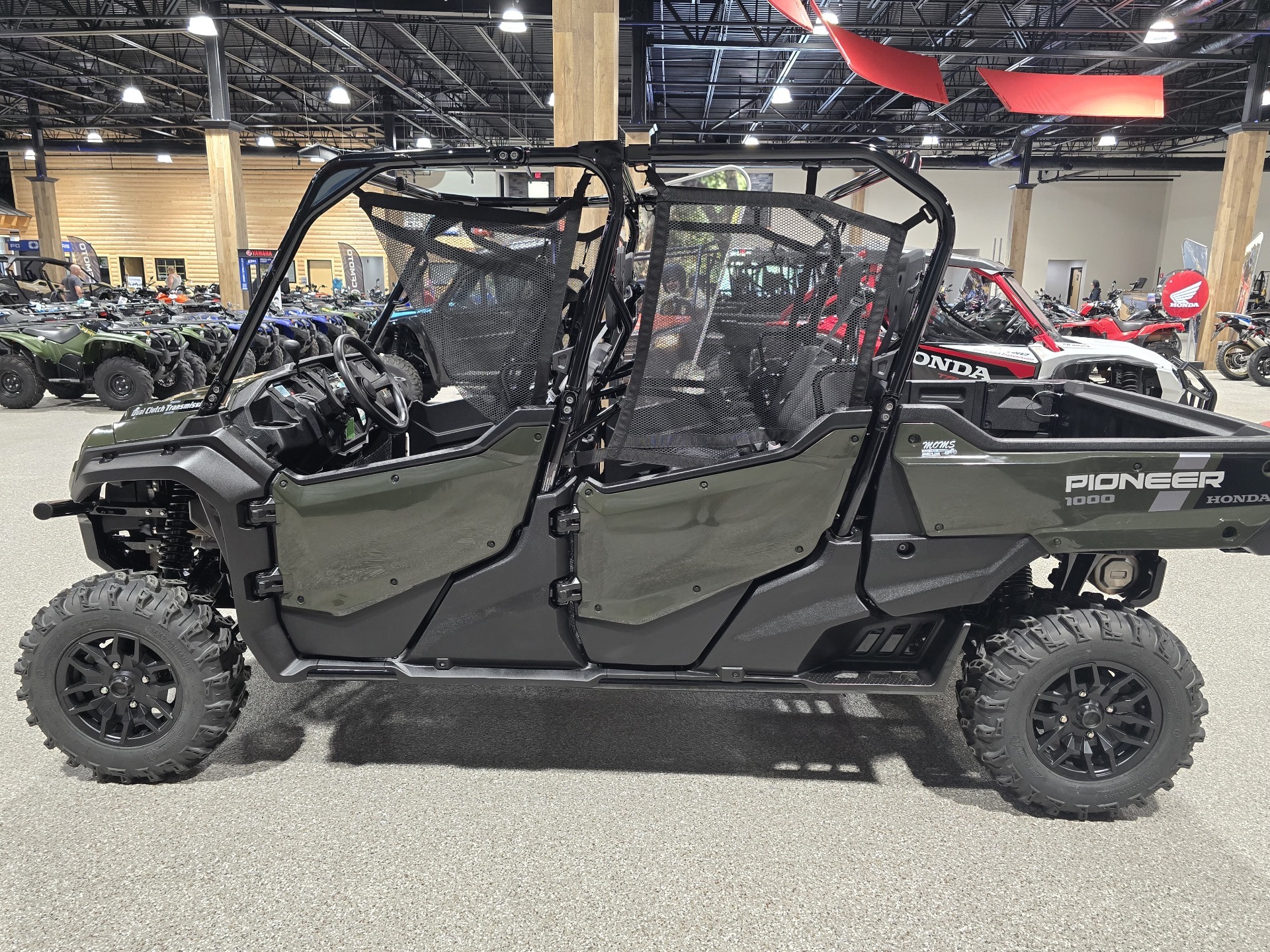 2024 Honda Pioneer 1000-6 Deluxe Crew in Gorham, New Hampshire - Photo 9