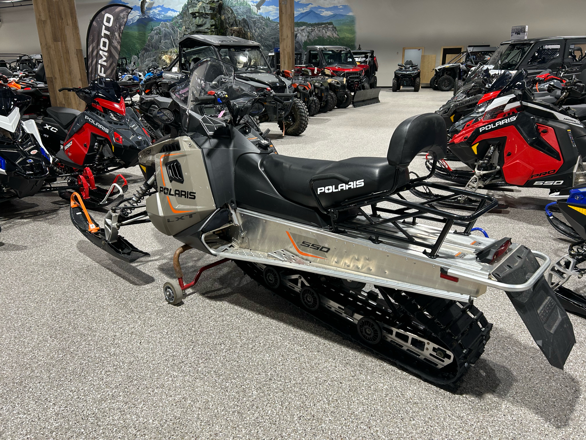 2023 Polaris 550 Indy LXT 144 ES in Gorham, New Hampshire - Photo 2