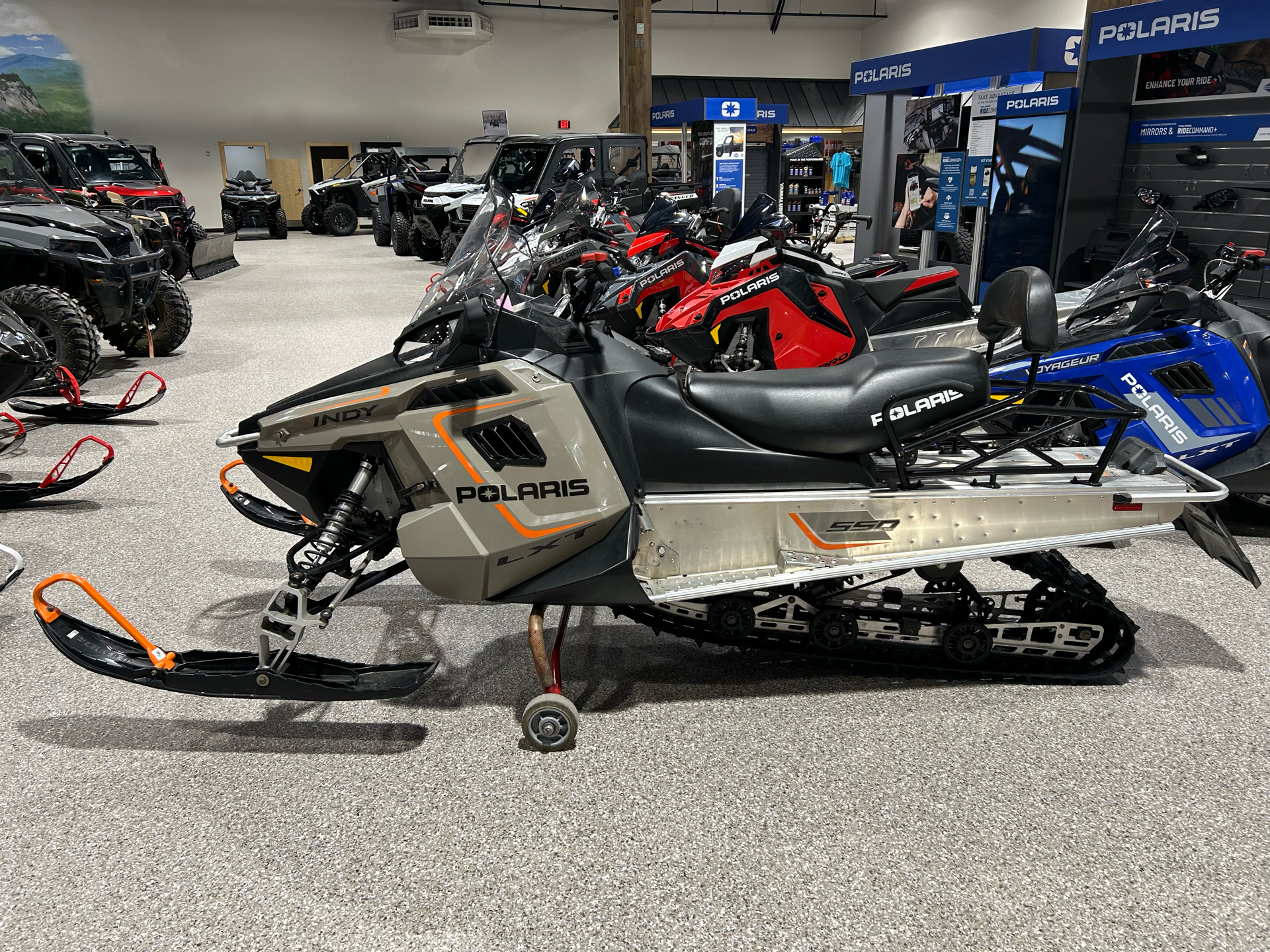 2023 Polaris 550 Indy LXT 144 ES in Gorham, New Hampshire - Photo 8